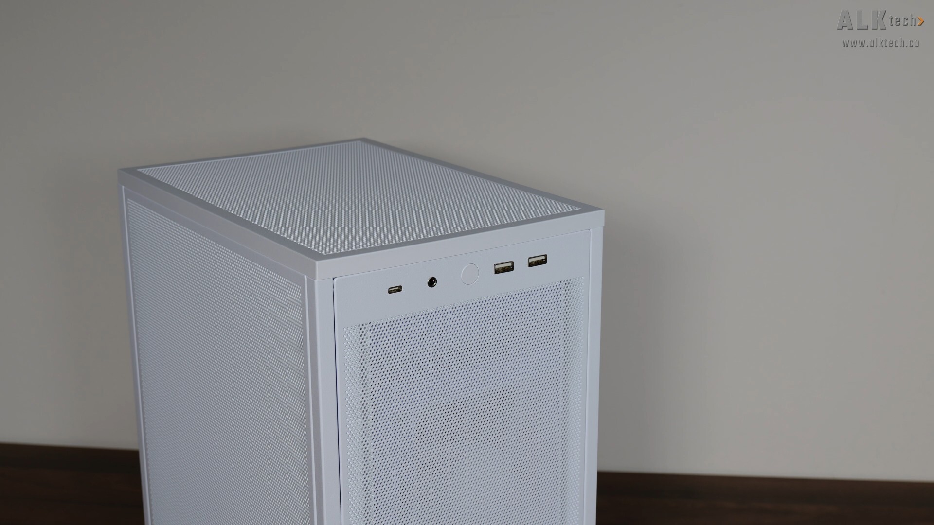 Lian Li B4-mATX Vertical Orientation (3)