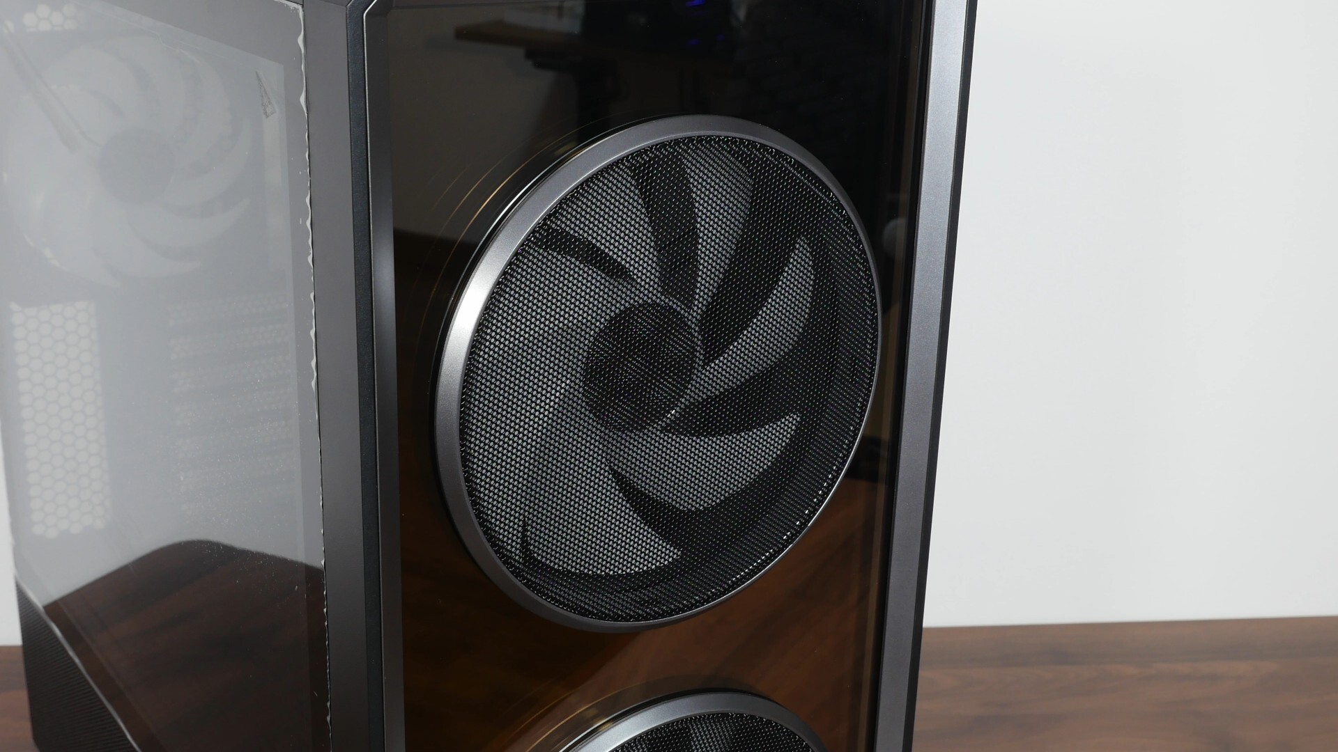 Lian Li LANCOOL 217 INF Aesthetics (Front Intake Fans 1)