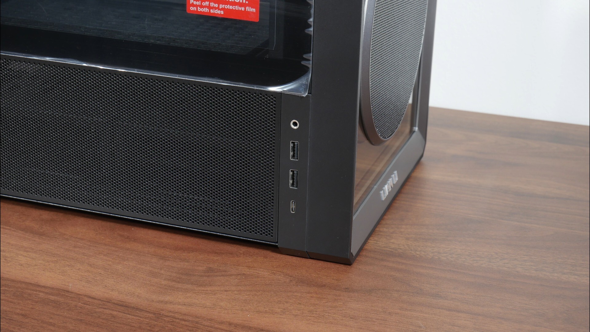 Aesthetics (Side Mounted IO Module)