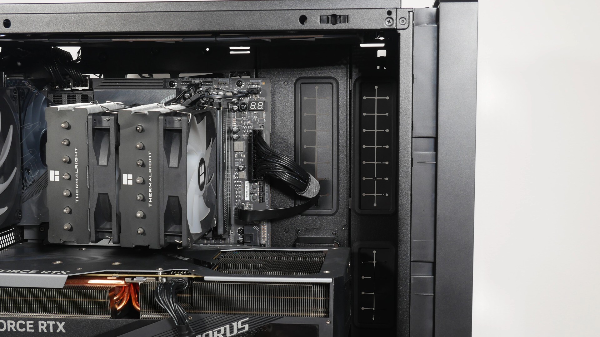 Lian Li LANCOOL 217 INF Cable Management (2)