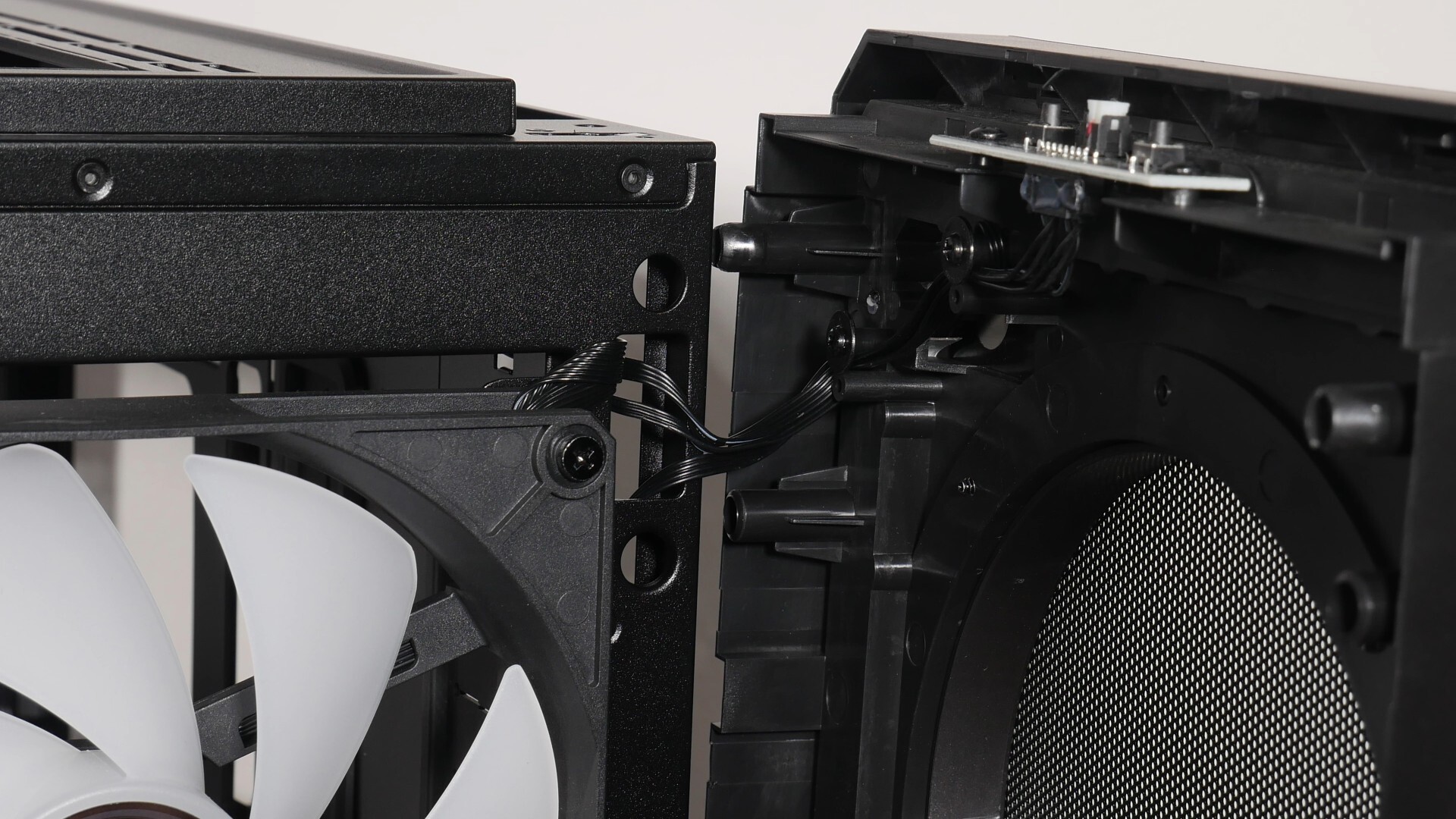 Lian Li LANCOOL 217 INF Front Panel Wiring