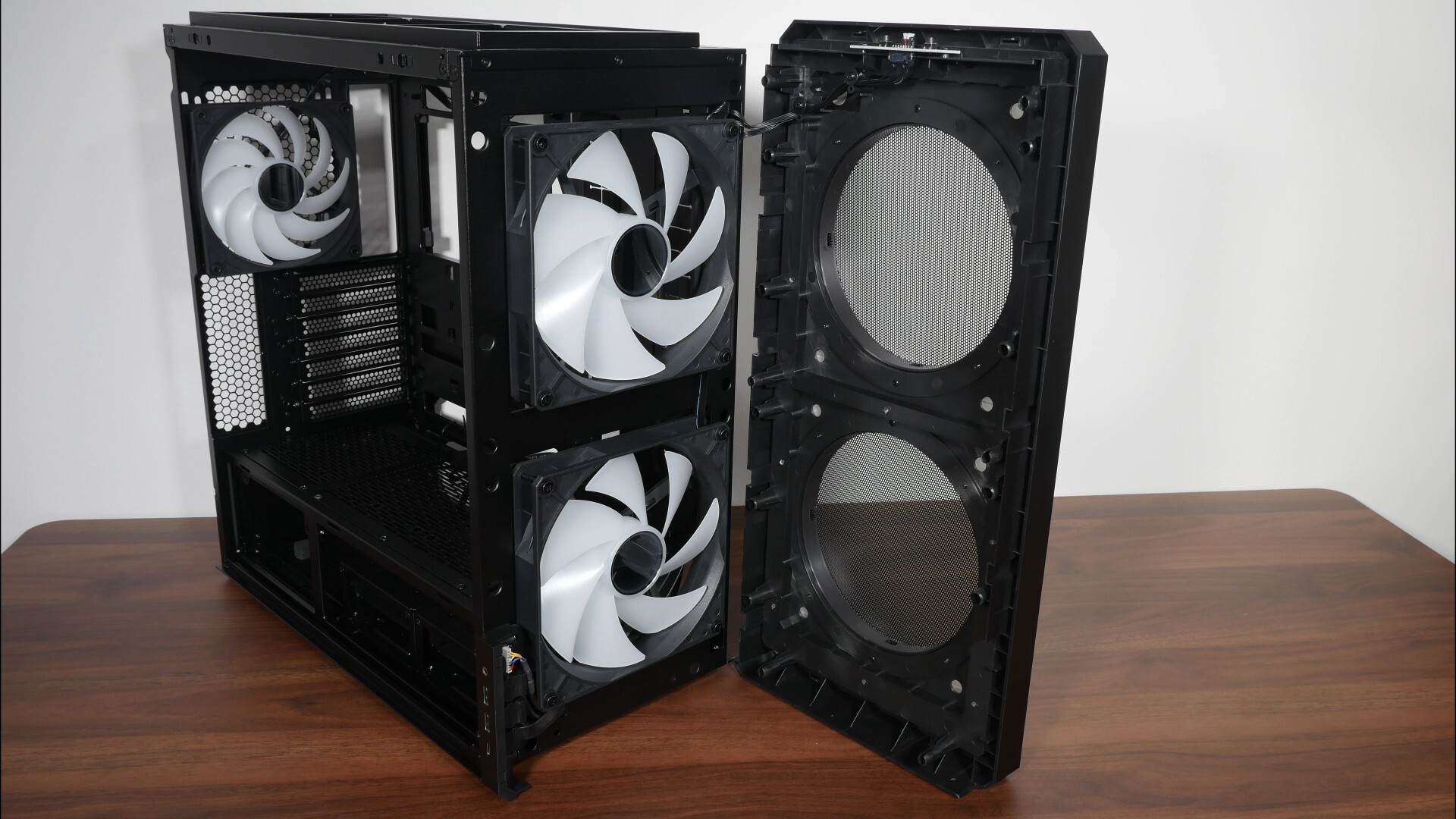 Lian Li LANCOOL 217 INF IO Module Relocation (1)