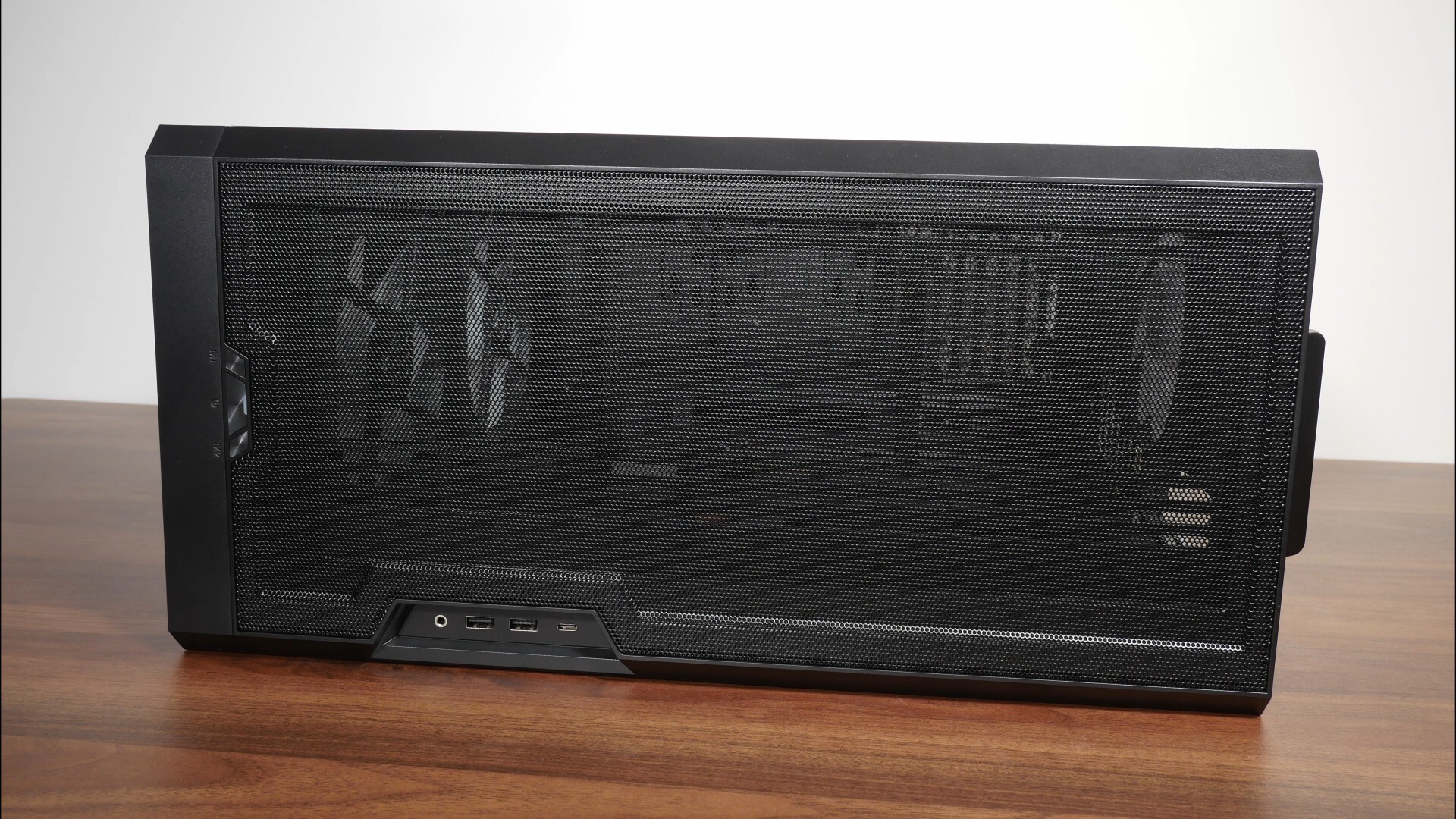 Lian Li LANCOOL 217 INF IO Module Relocation (5)