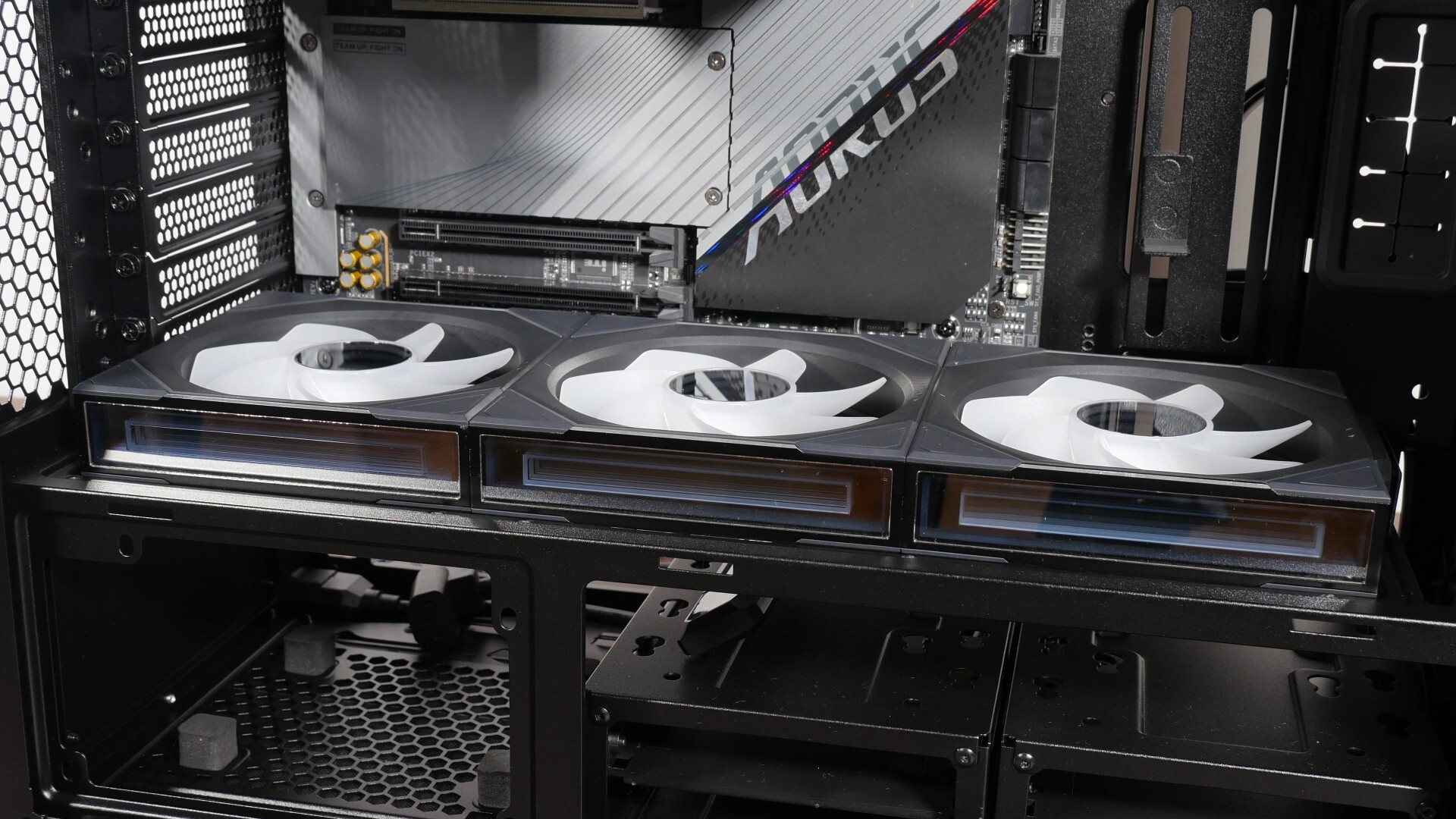 Lian Li Uni Fan SL-Inf Wireless Infinity Mirror