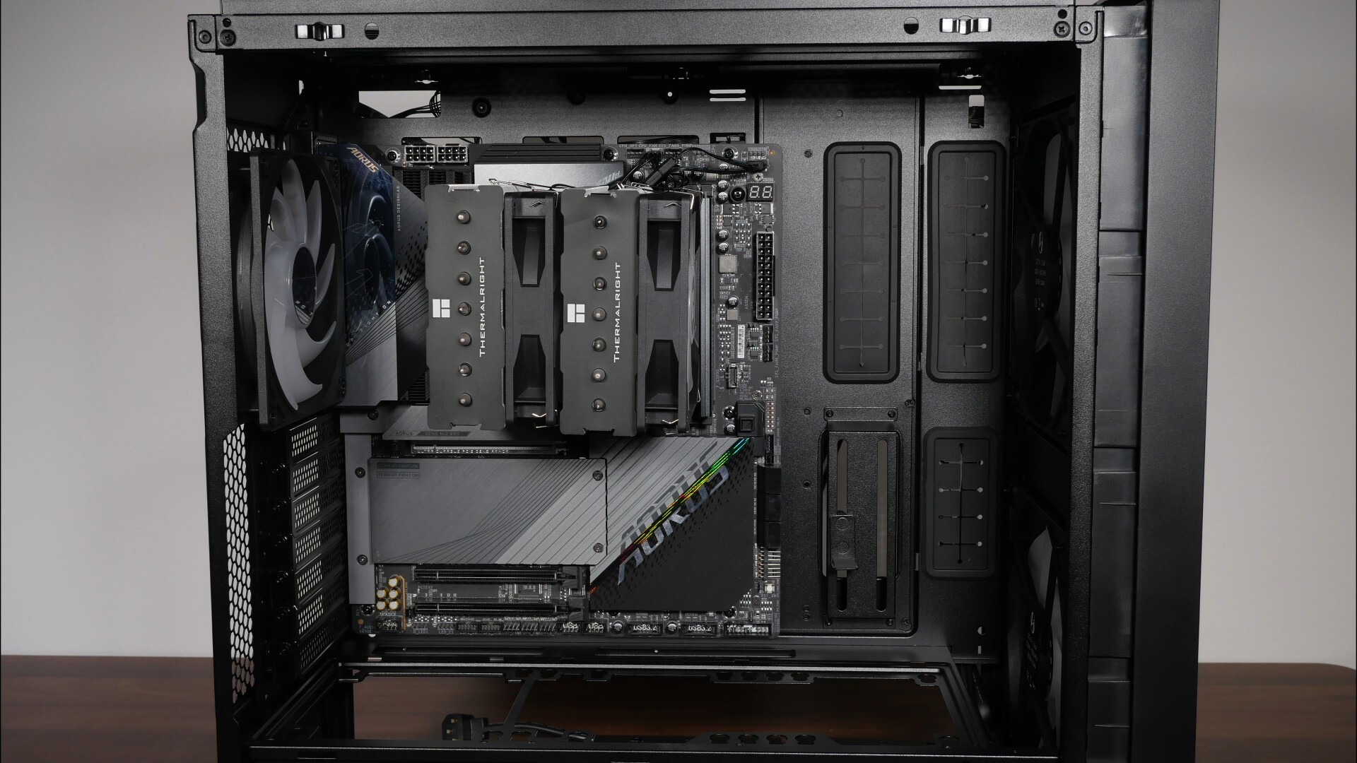 Lian Li LANCOOL 217 INF Motherboard Installation (2)