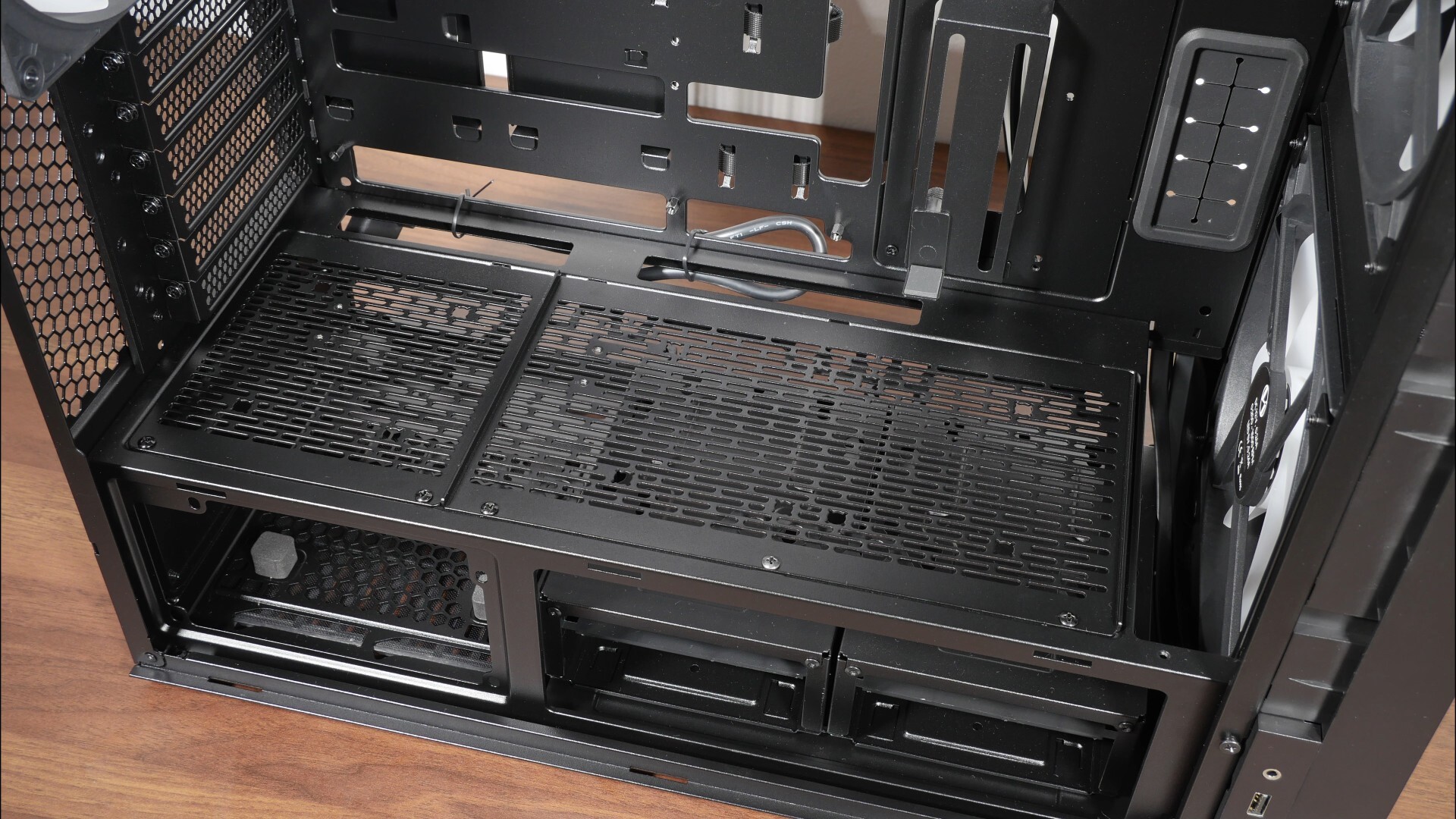 Lian Li LANCOOL 217 INF PSU Shroud