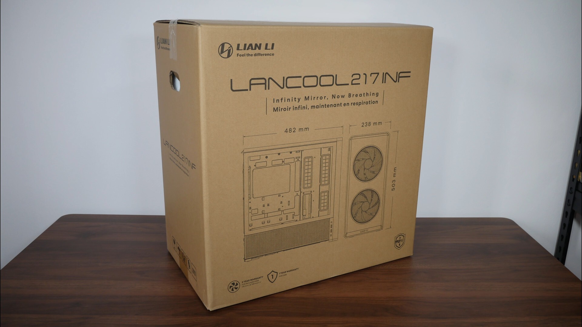 Lian Li LANCOOL 217 INF Packaging (1)