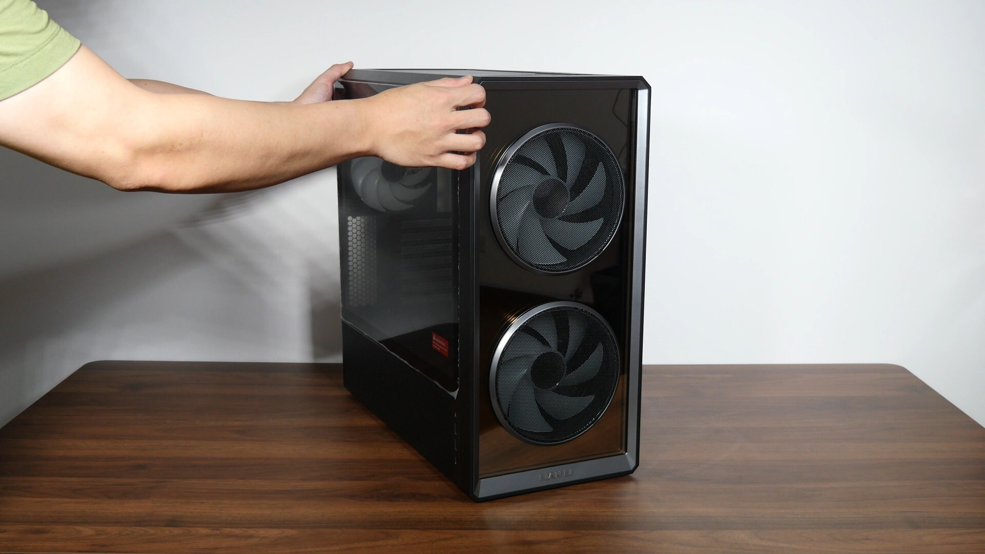 Lian Li LANCOOL 217 INF Panel Removal