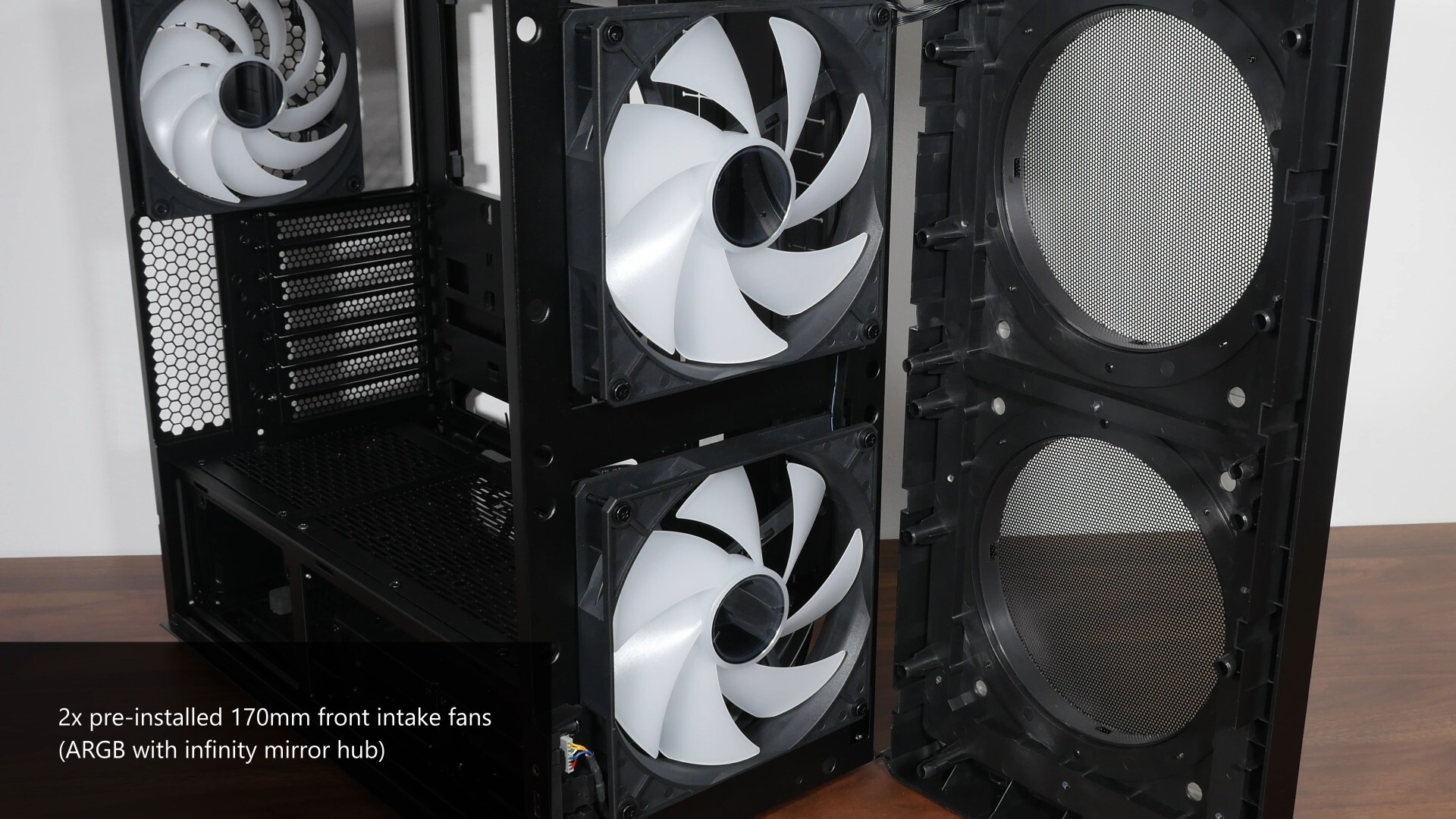Lian Li LANCOOL 217 INF Preinstalled Front Fans (1)