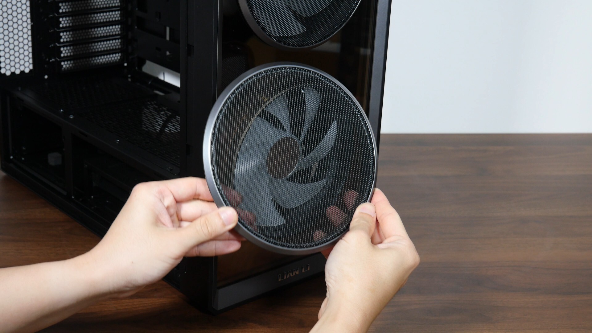 Lian Li LANCOOL 217 INF Removable Front Fan Filter