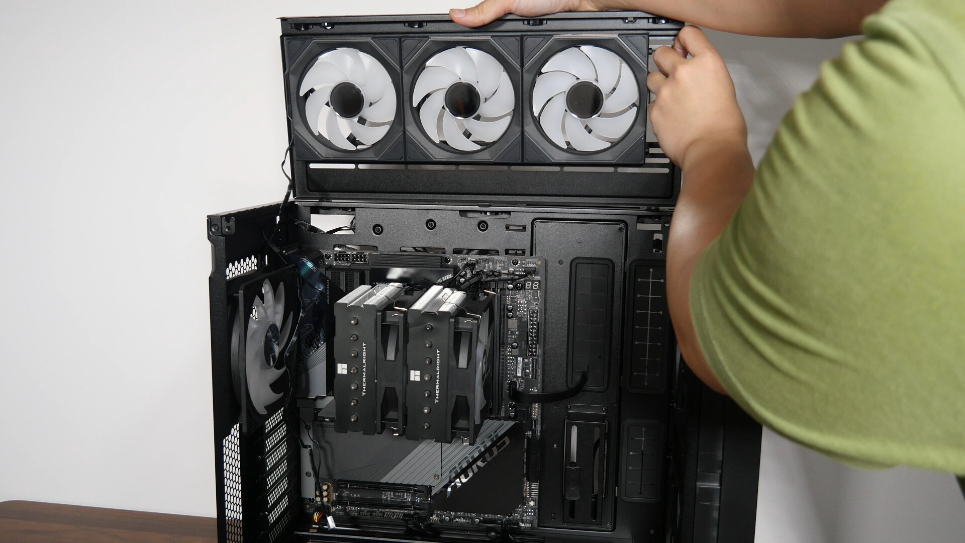 Lian Li LANCOOL 217 INF Top Panel Fan Bracket Installation