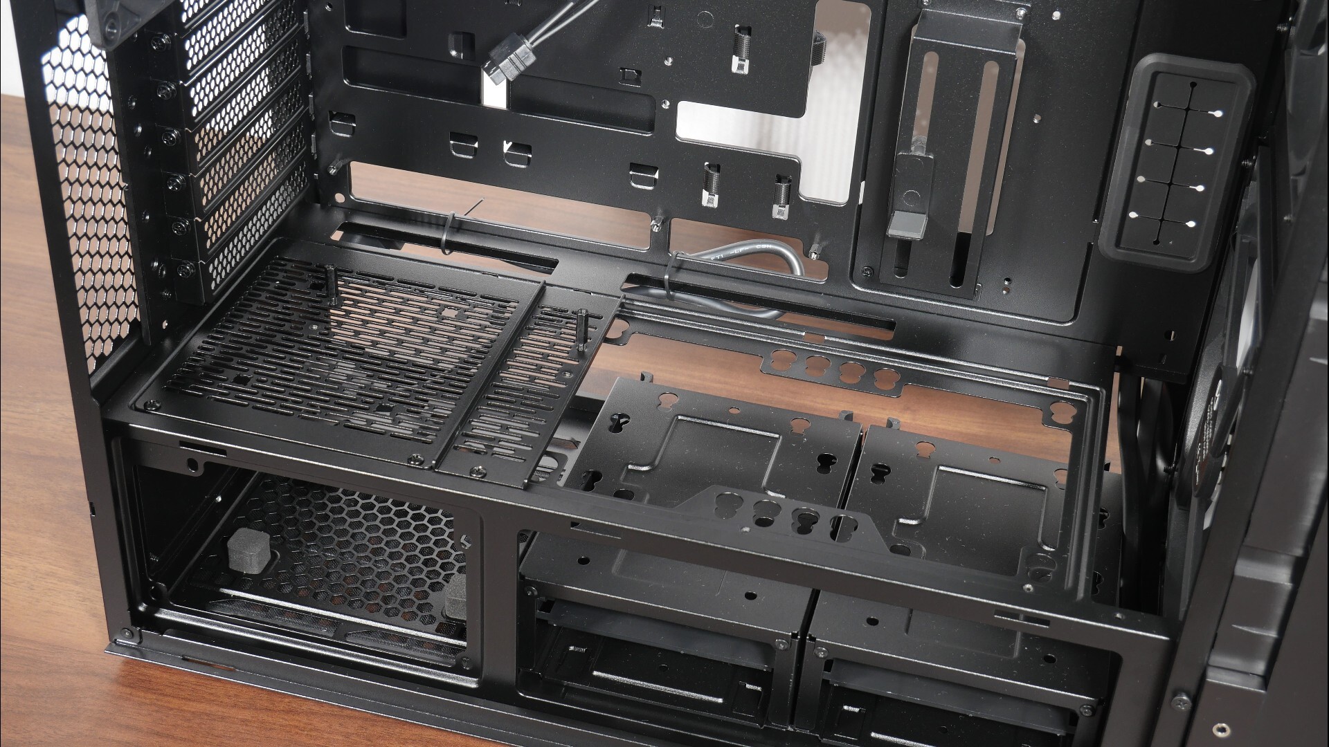 Vertical GPU Mounting Bracket Standoff (1)