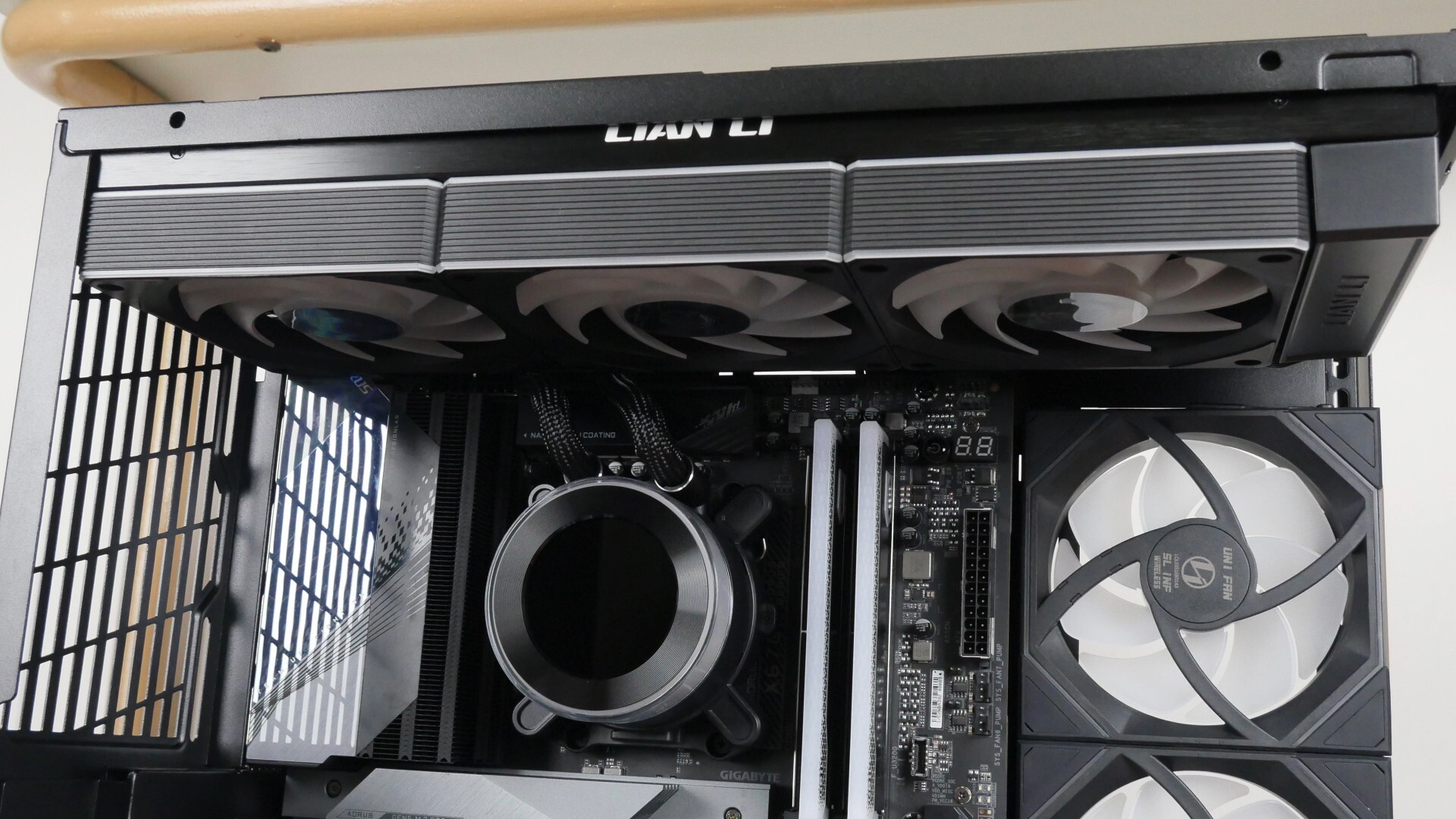 Lian Li O11 Dynamic Mini V2 AIO Radiator Installation (2)