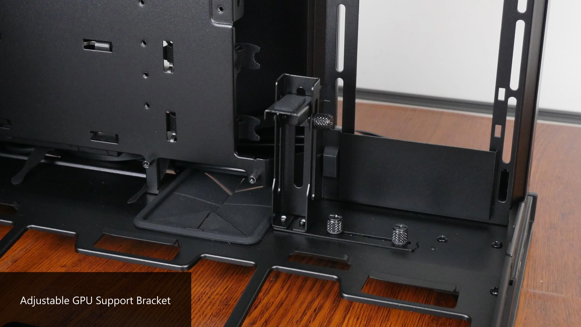 Lian Li O11 Dynamic Mini V2 Adjustable GPU Support Bracket