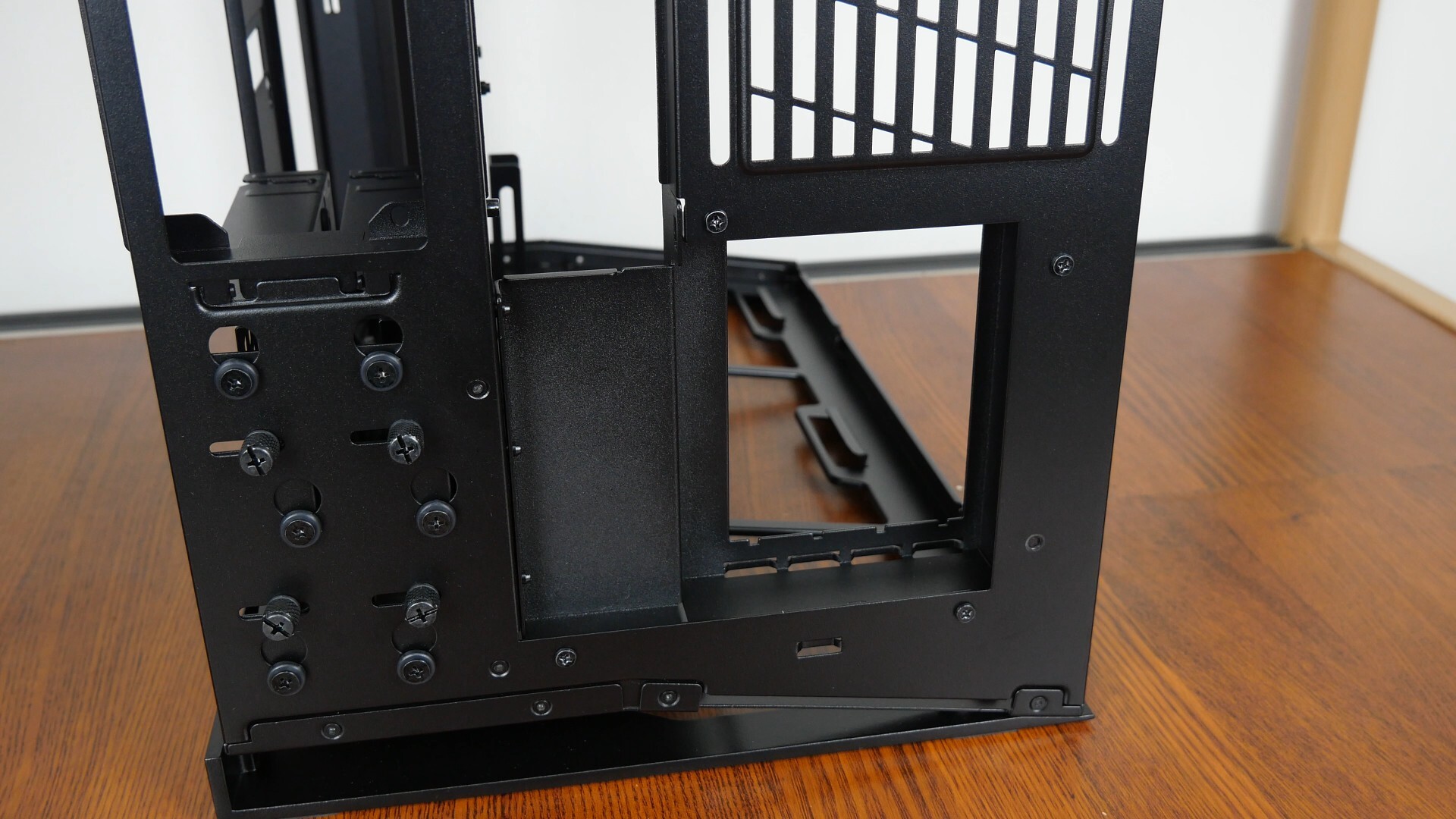 Lian Li O11 Dynamic Mini V2 Expansion Slot Bracket (Vertical)