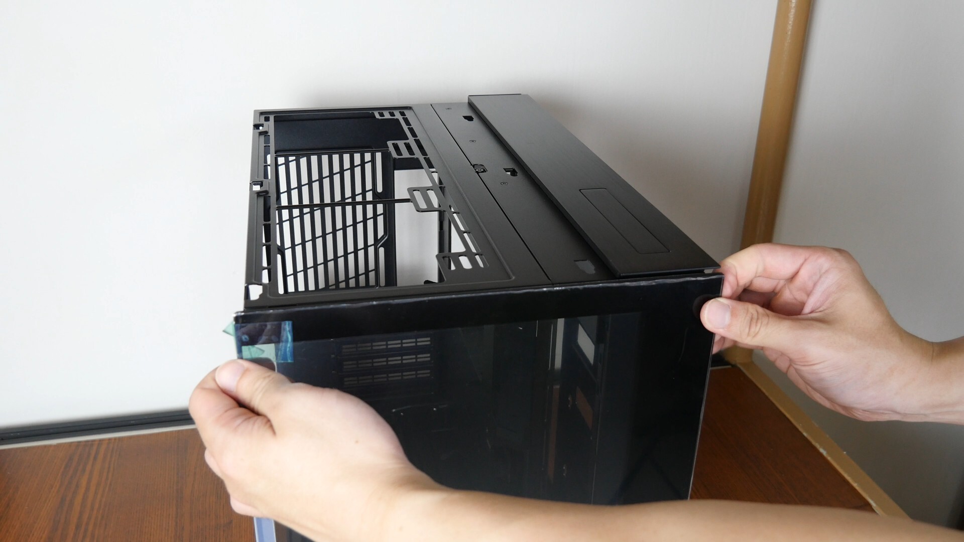 Lian Li O11 Dynamic Mini V2 Front Panel Removal