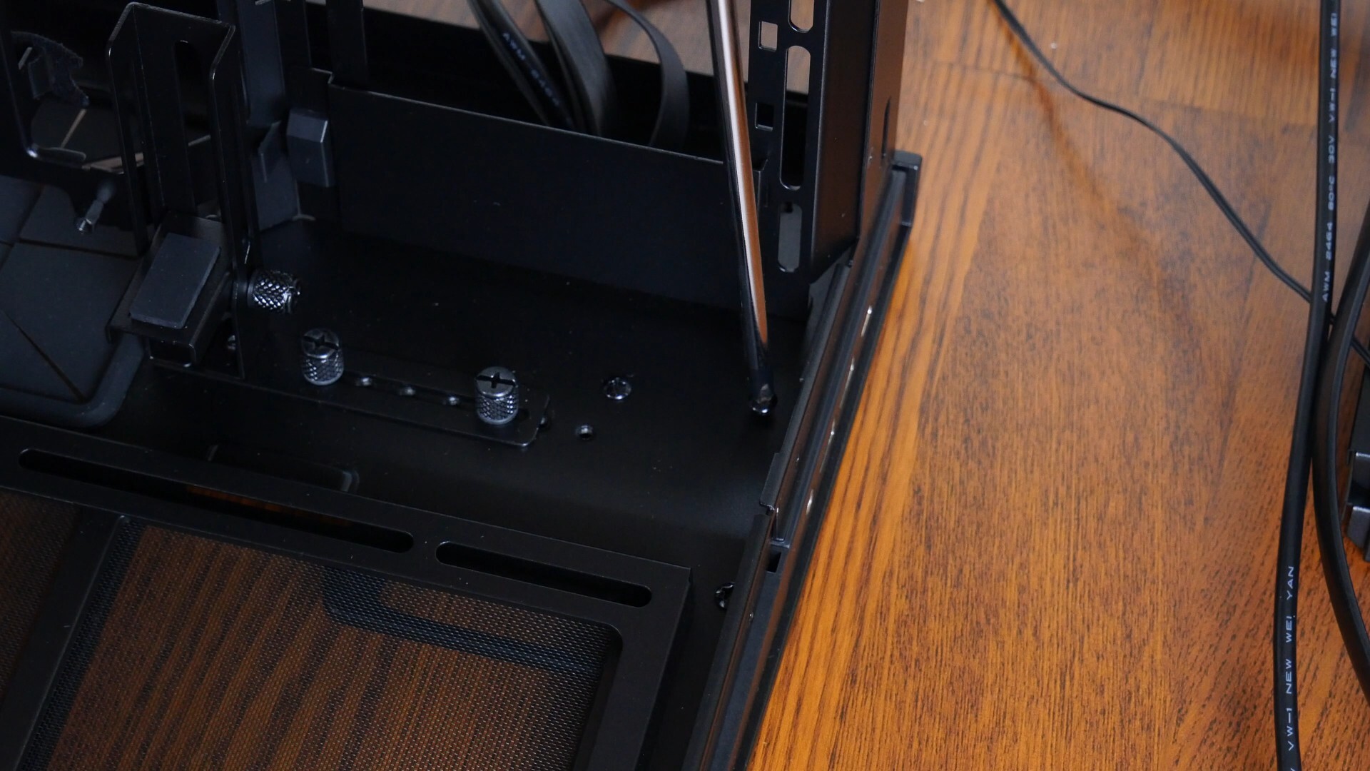 Lian Li O11 Dynamic Mini V2 IO Module Relocation (2)