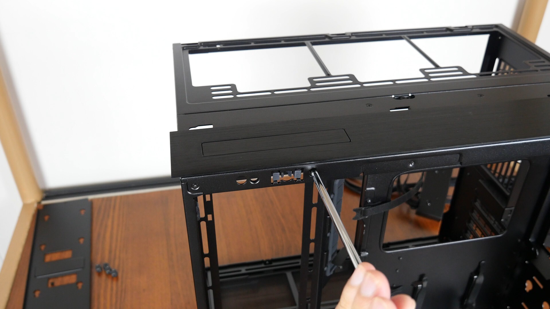 Lian Li O11 Dynamic Mini V2 IO Module Relocation (4)