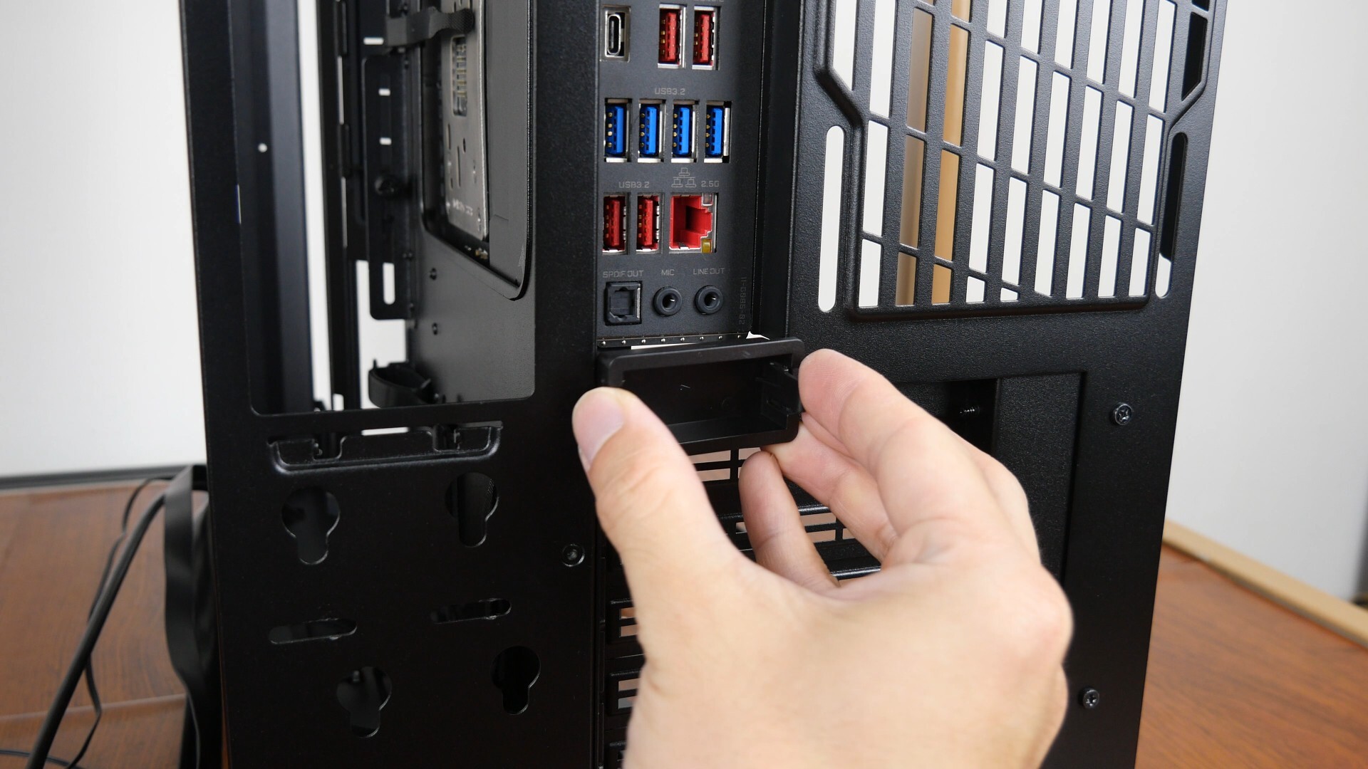 Lian Li O11 Dynamic Mini V2 Motherboard Installation (High Position)