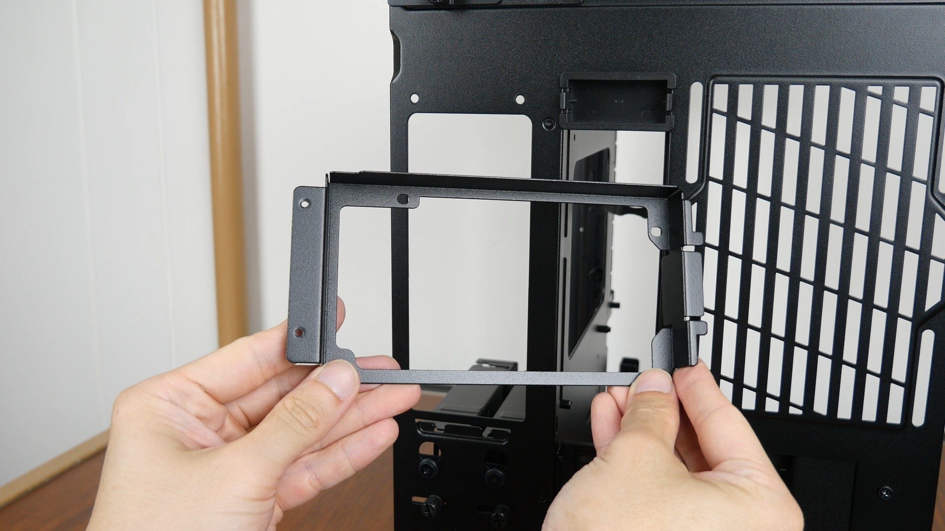 Lian Li O11 Dynamic Mini V2 PSU Mounting Bracket