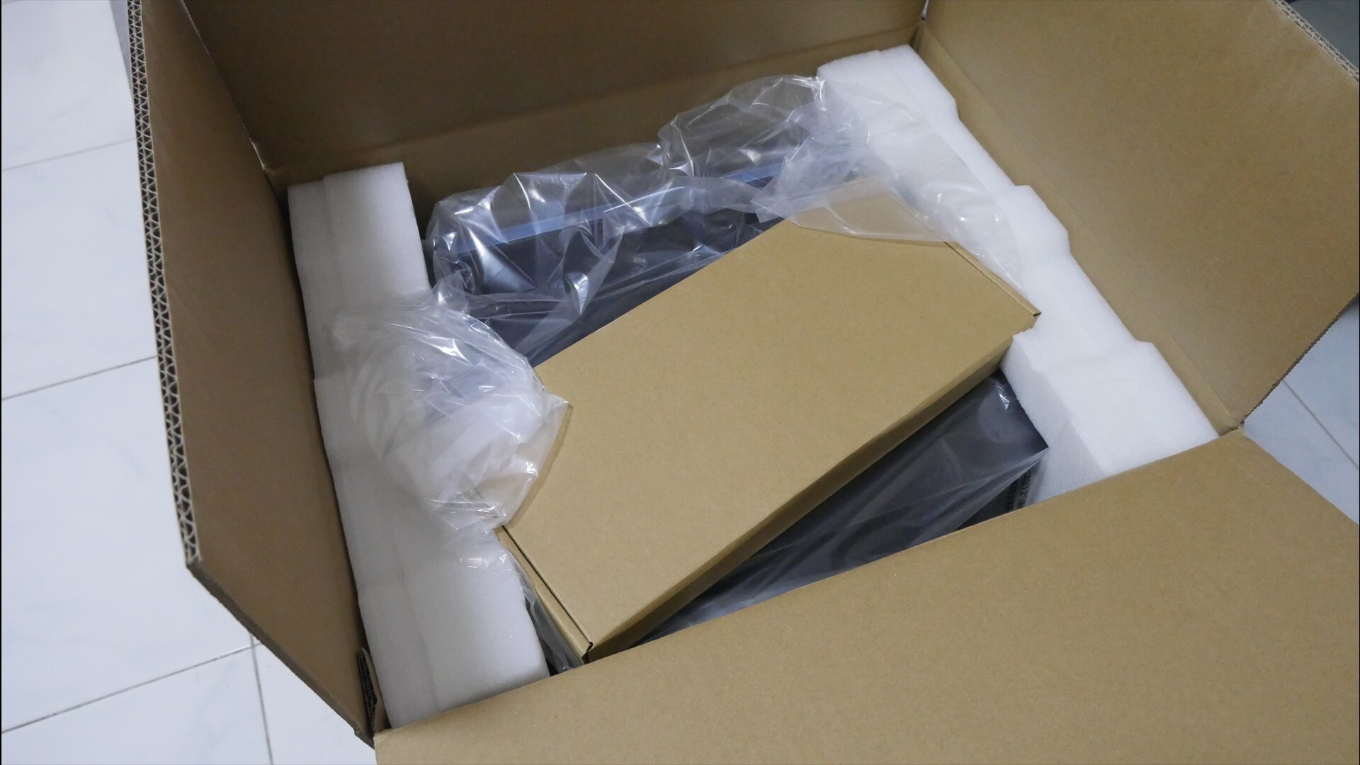 Lian Li O11 Dynamic Mini V2 Packaging (3)