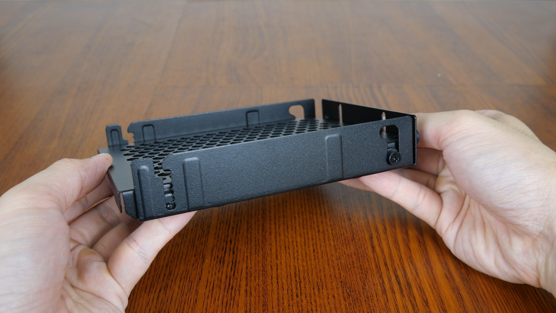 Lian Li O11 Dynamic Mini V2 Removable Drive Cage (3)