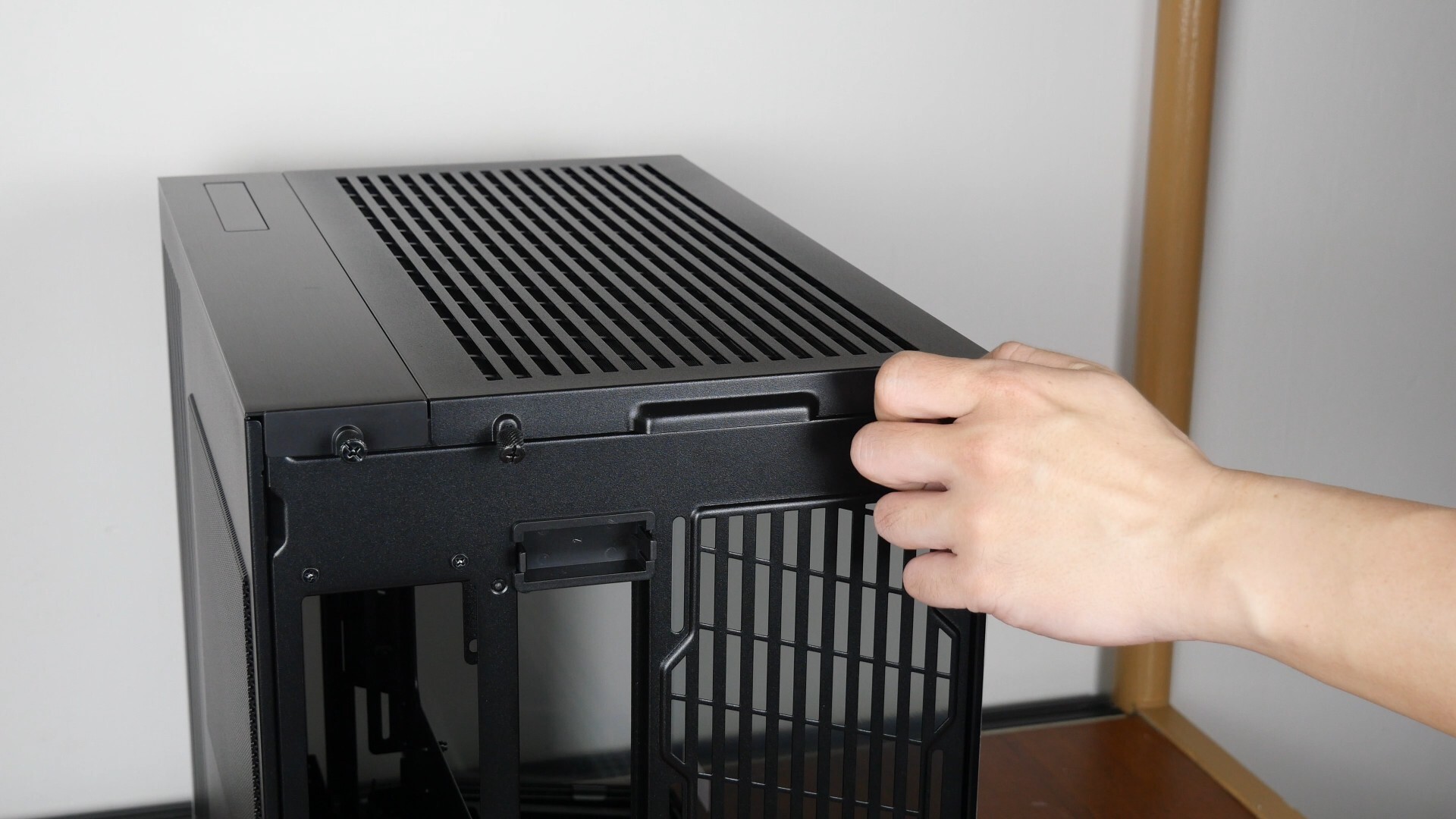 Lian Li O11 Dynamic Mini V2 Top Panel Removal
