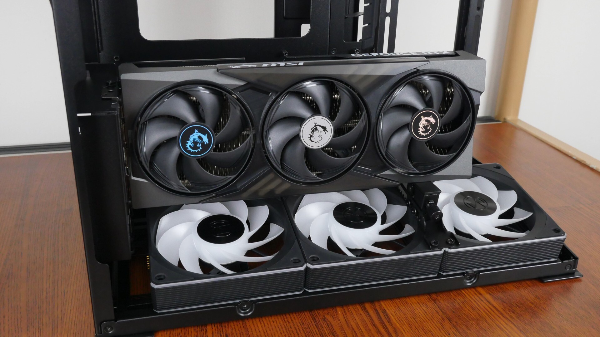 Lian Li O11 Dynamic Mini V2 Vertical GPU Mounting (2)