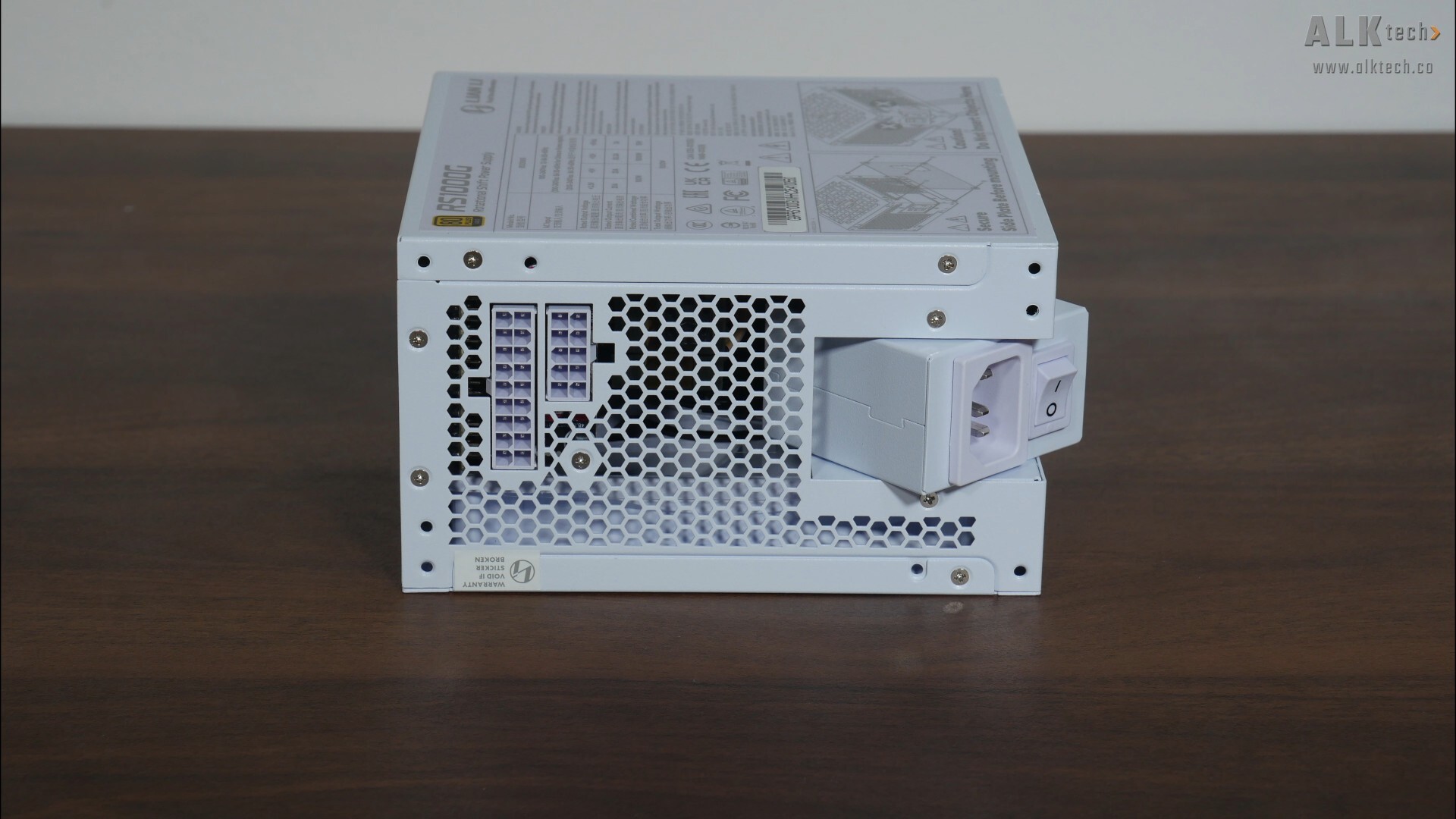 Lian Li RS1000G Aesthetics (18+10 ATX Side)