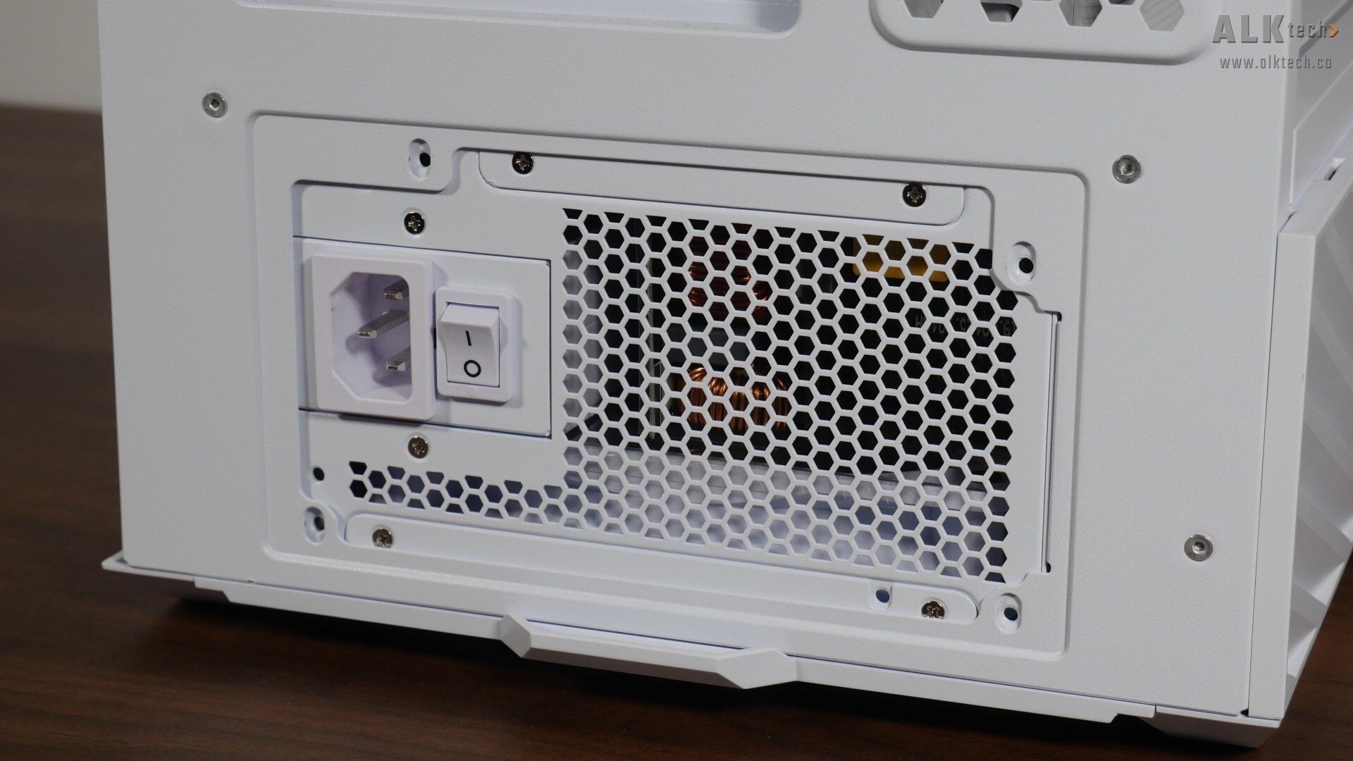 Lian Li RS1000G Front Mounting Orientation (5)