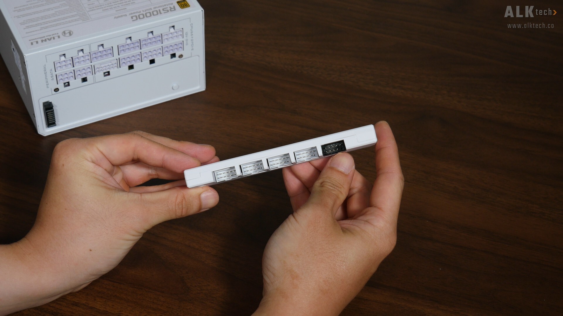 Lian Li RS1000G RS Hub (2)