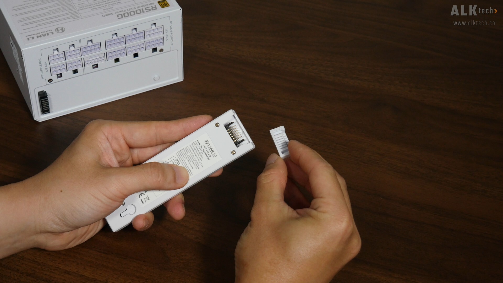 Lian Li RS1000G RS Hub Power Connector