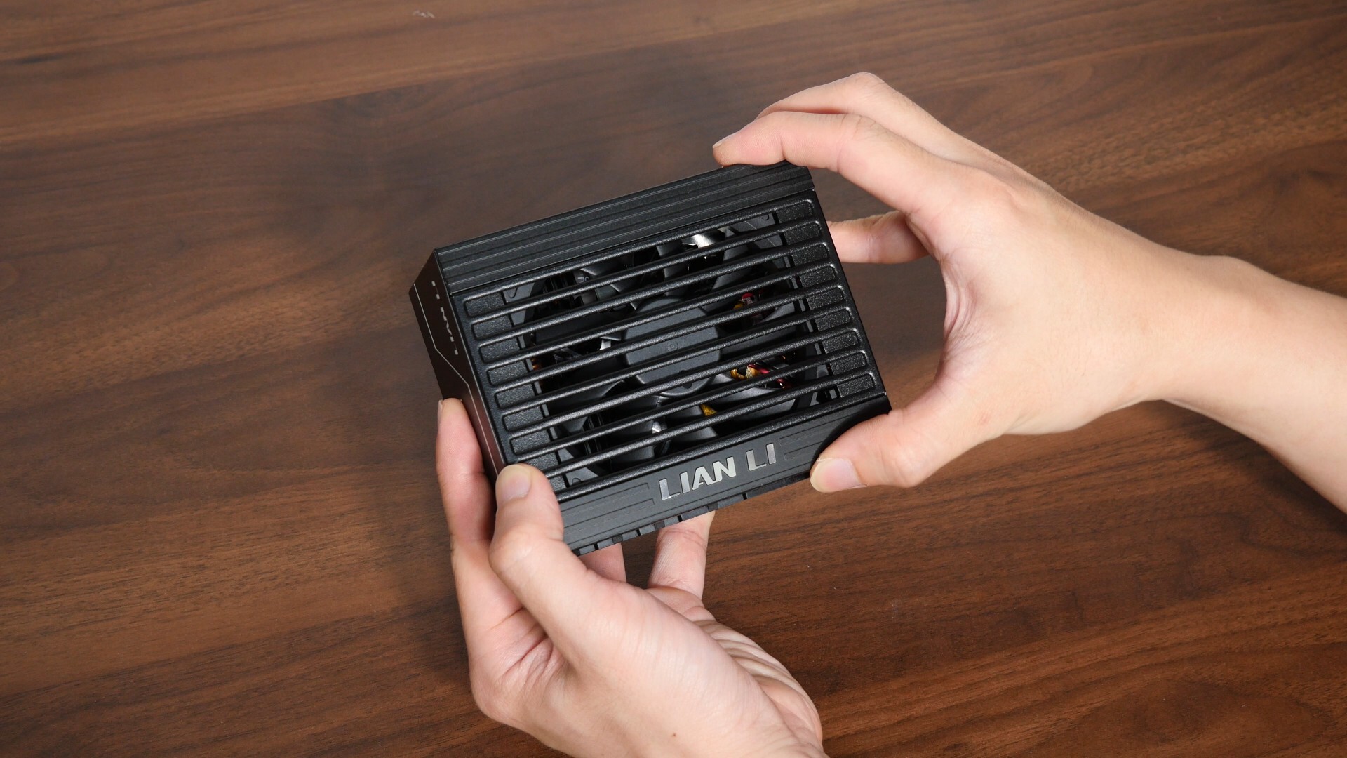 Lian Li SP1000P Aesthetics (Dimensions)