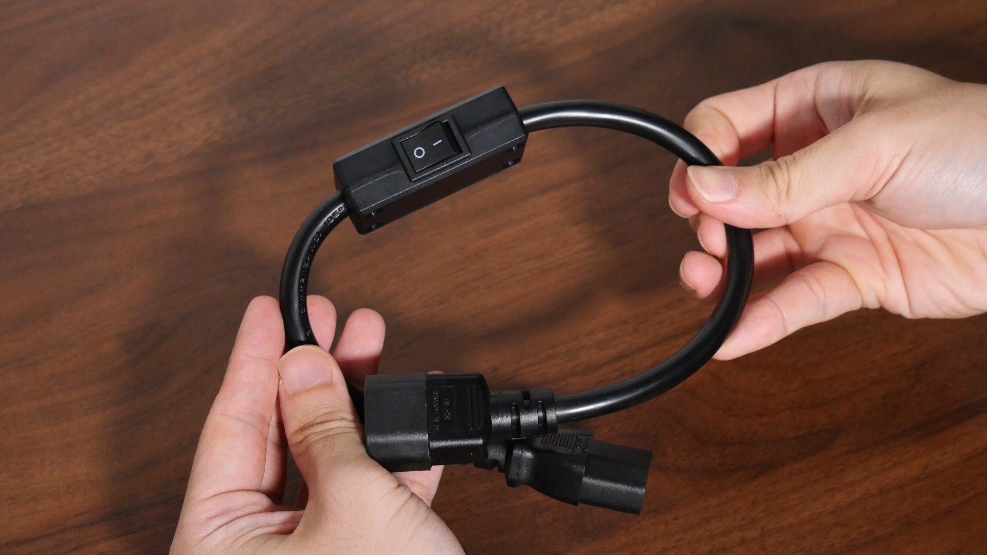 Lian Li SP1000P C14 to C13 Power Cable (2)