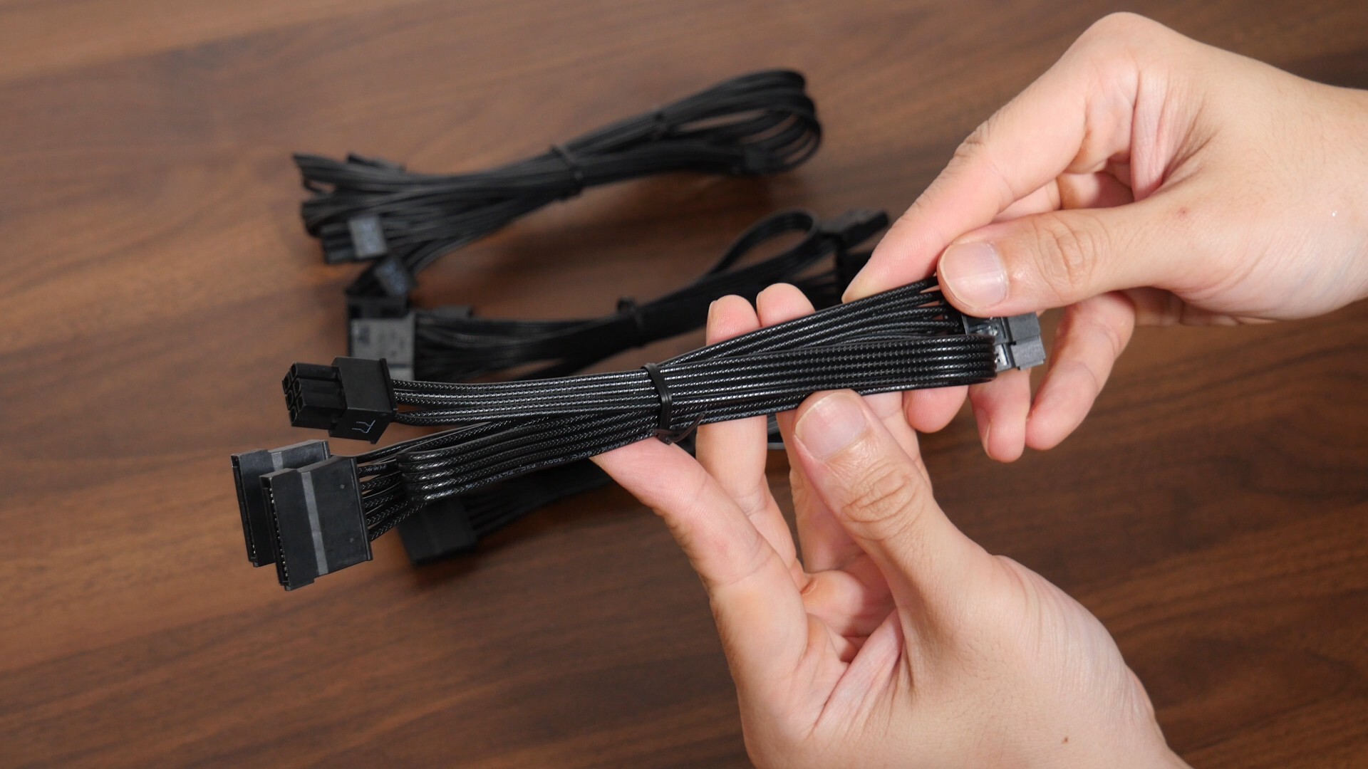 Lian Li SX1200P Flat Ribbon Sleeving