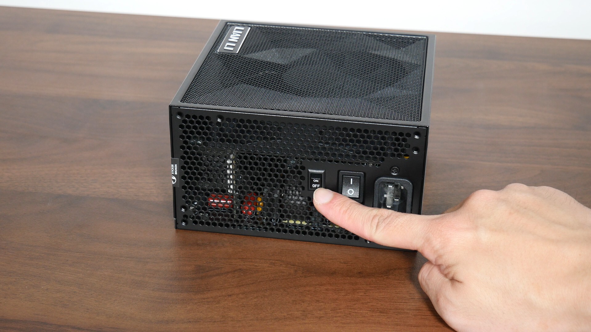 Lian Li SX1200P Smart Cooling Fan Switch