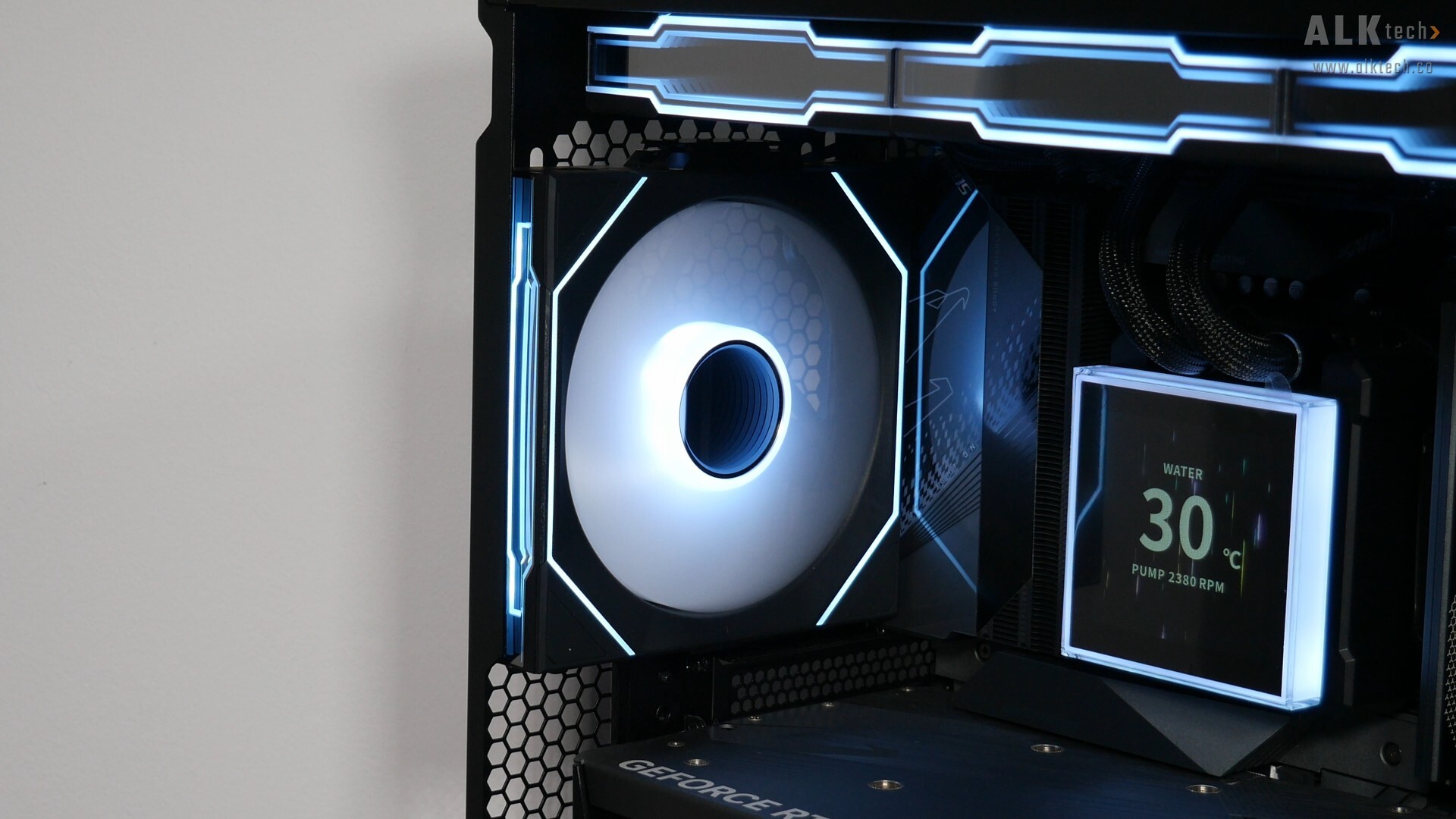 Lian Li Uni Fan SL-Inf Wireless 140 Demo Build Aesthetics (2)