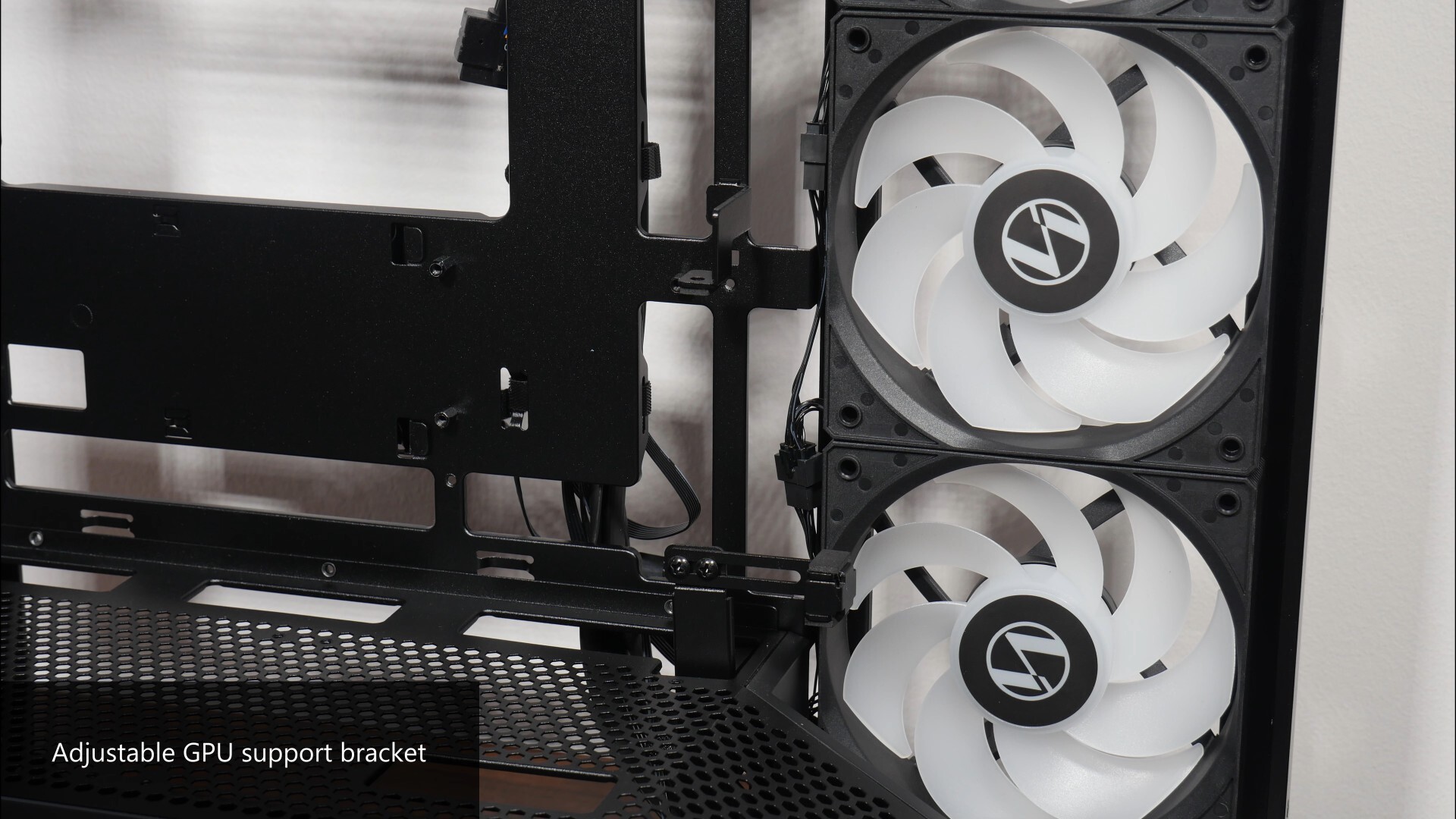 Lian Li Vector V100 Mini Adjustable GPU Support Bracket (1)