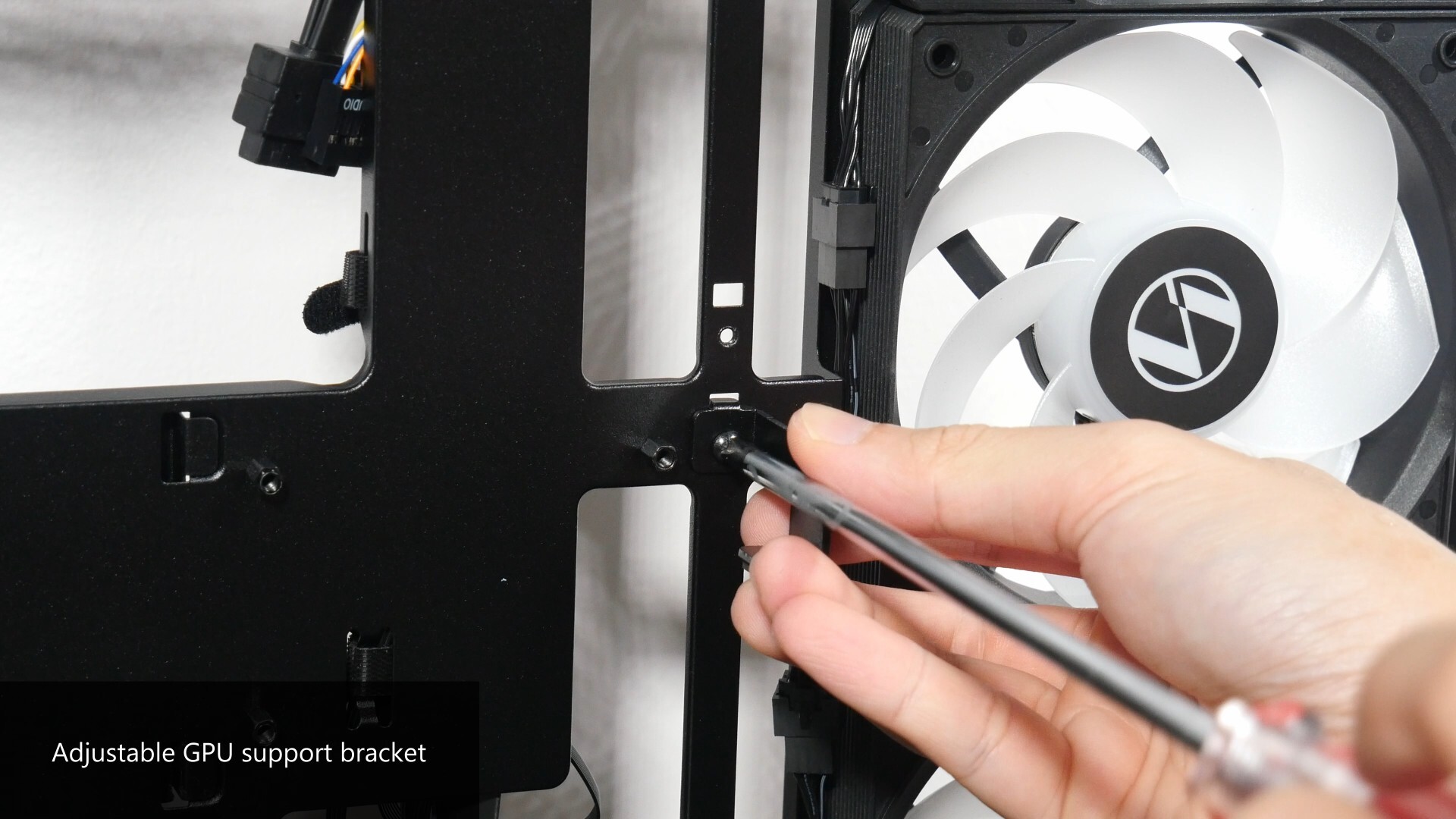 Lian Li Vector V100 Mini Adjustable GPU Support Bracket (2)