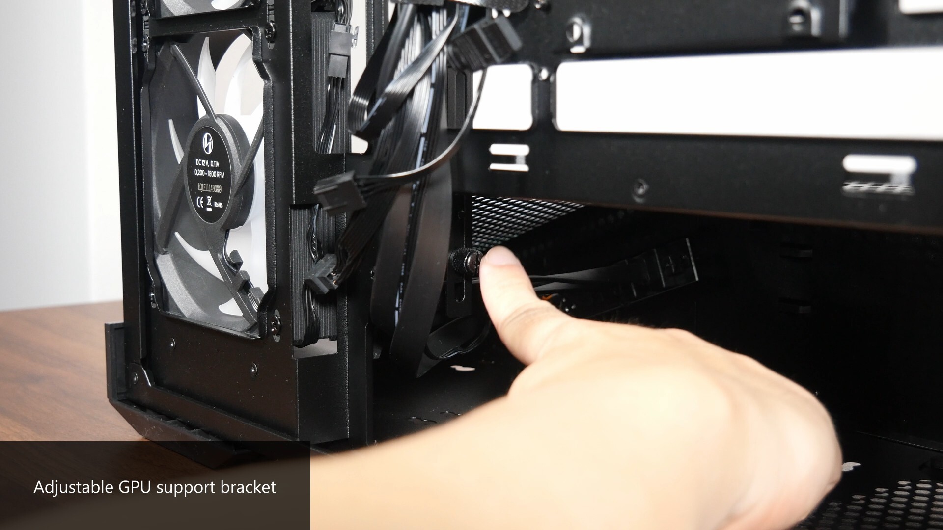 Lian Li Vector V100 Mini Adjustable GPU Support Bracket (3)