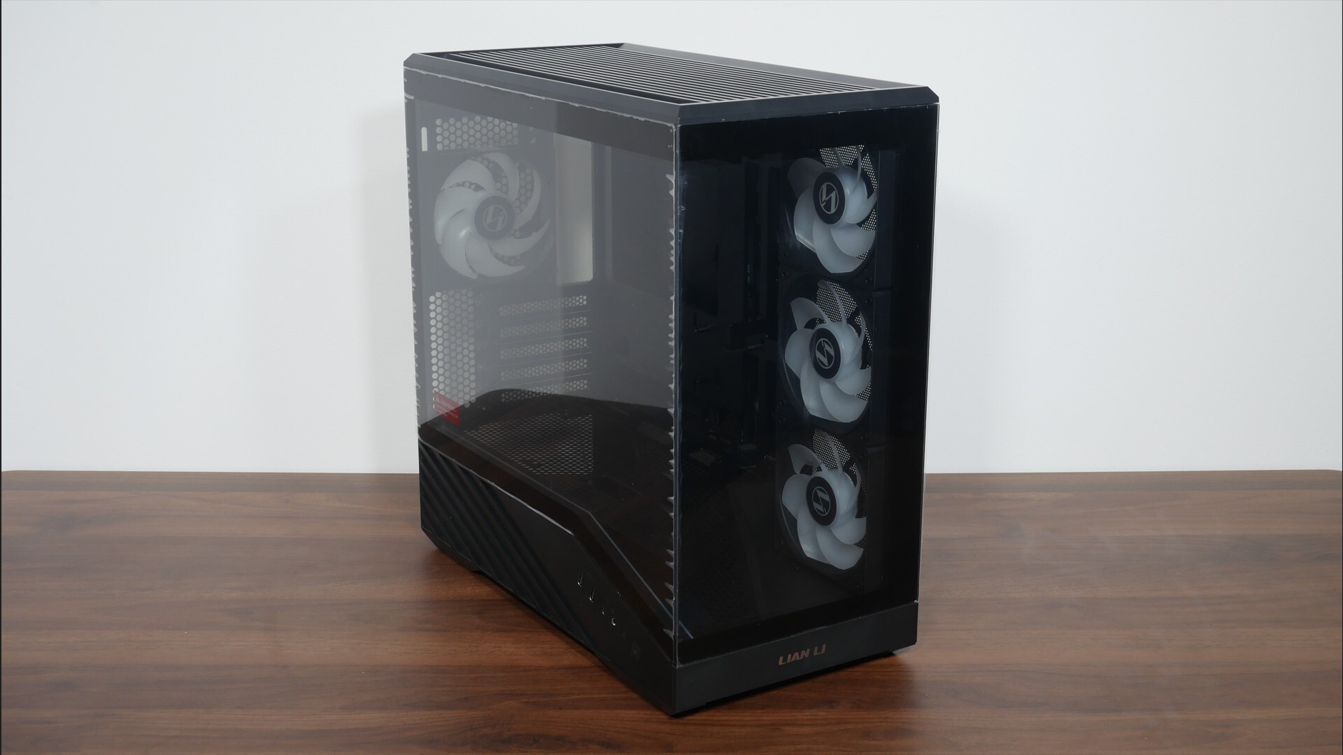 Lian Li Vector V100 Mini Aesthetics (Front)