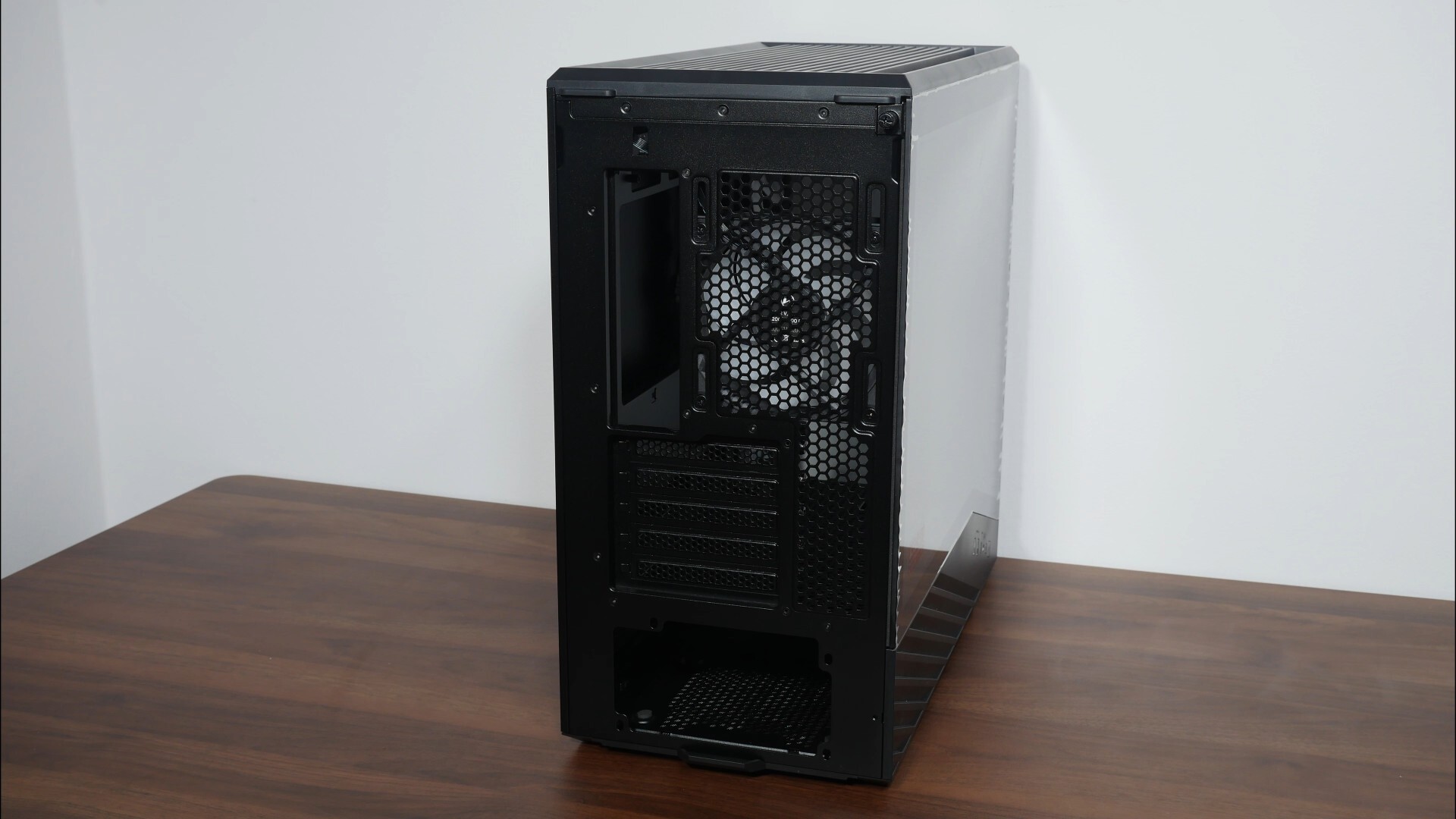 Lian Li Vector V100 Mini Aesthetics (Rear Openings)