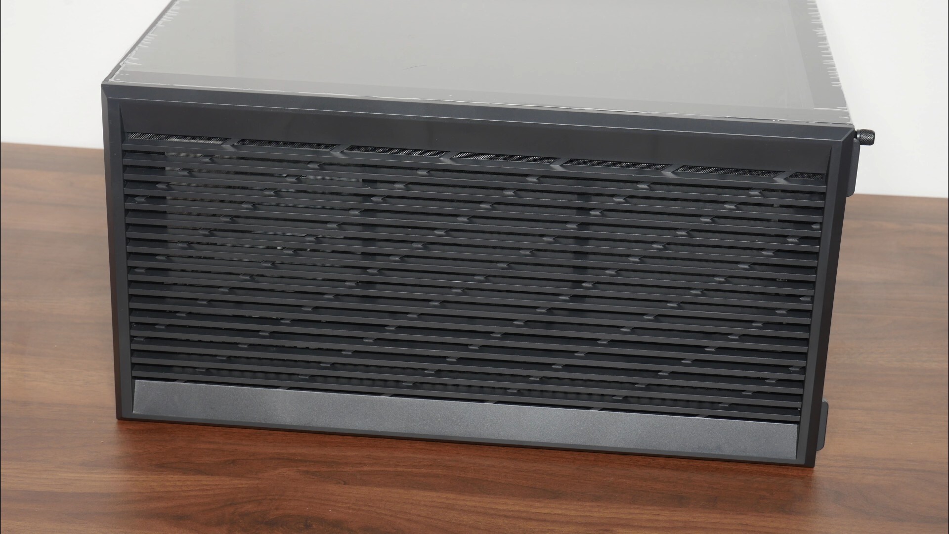 Lian Li Vector V100 Mini Aesthetics (Top Panel)