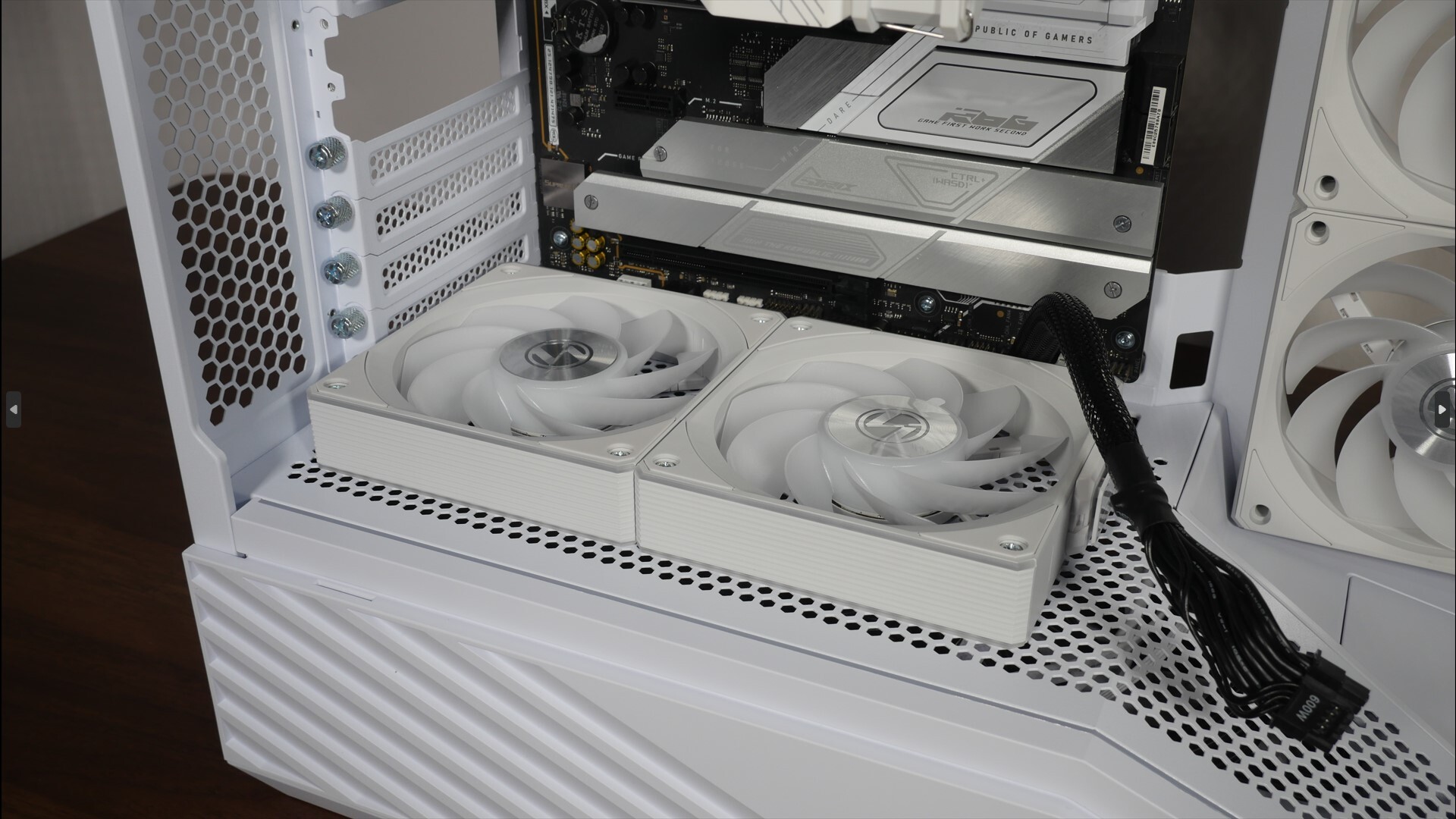 Lian Li Vector V100 Bottom Intake Fans
