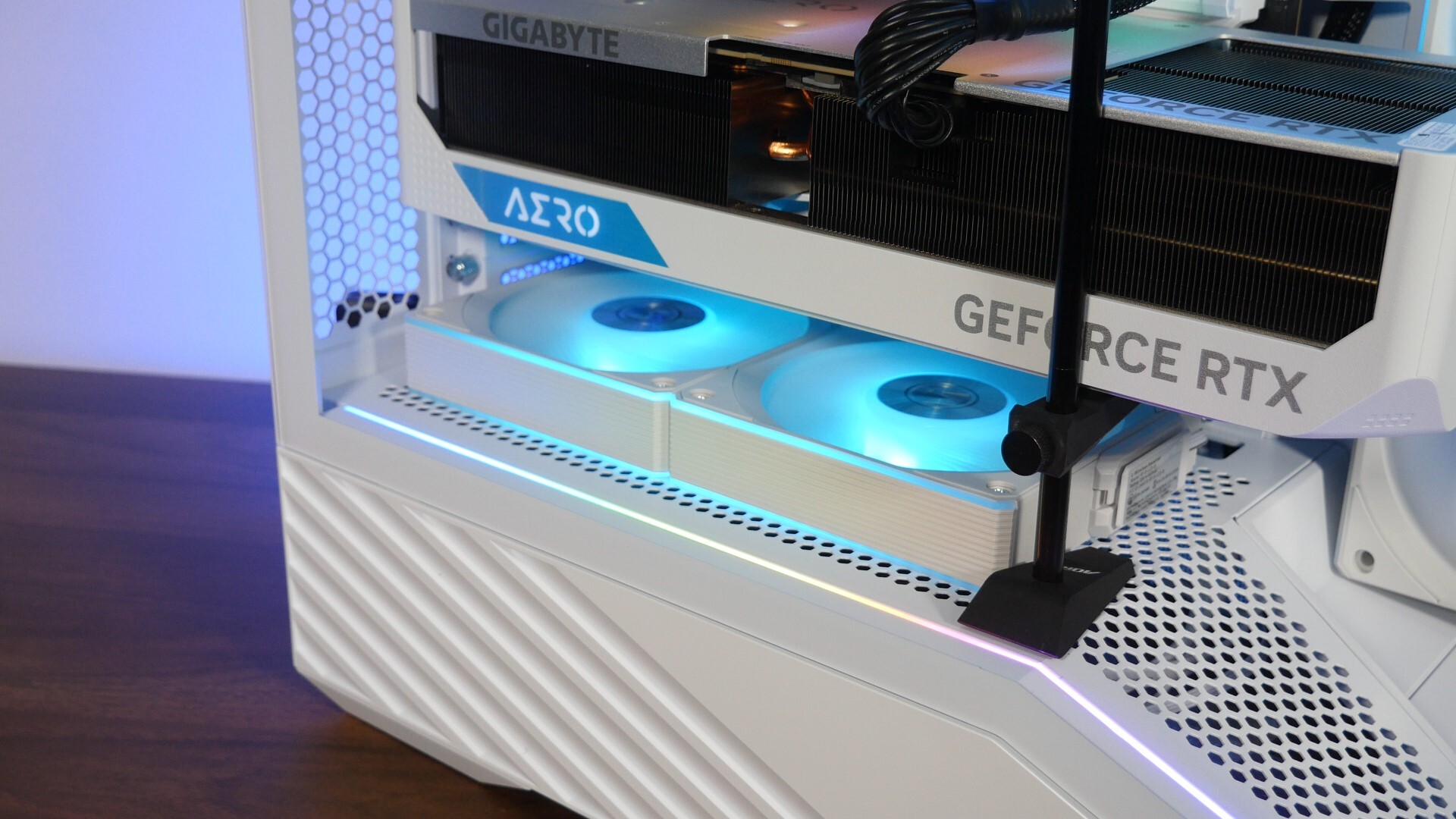 Lian Li Vector V100 Demo Build Aesthetics (5)