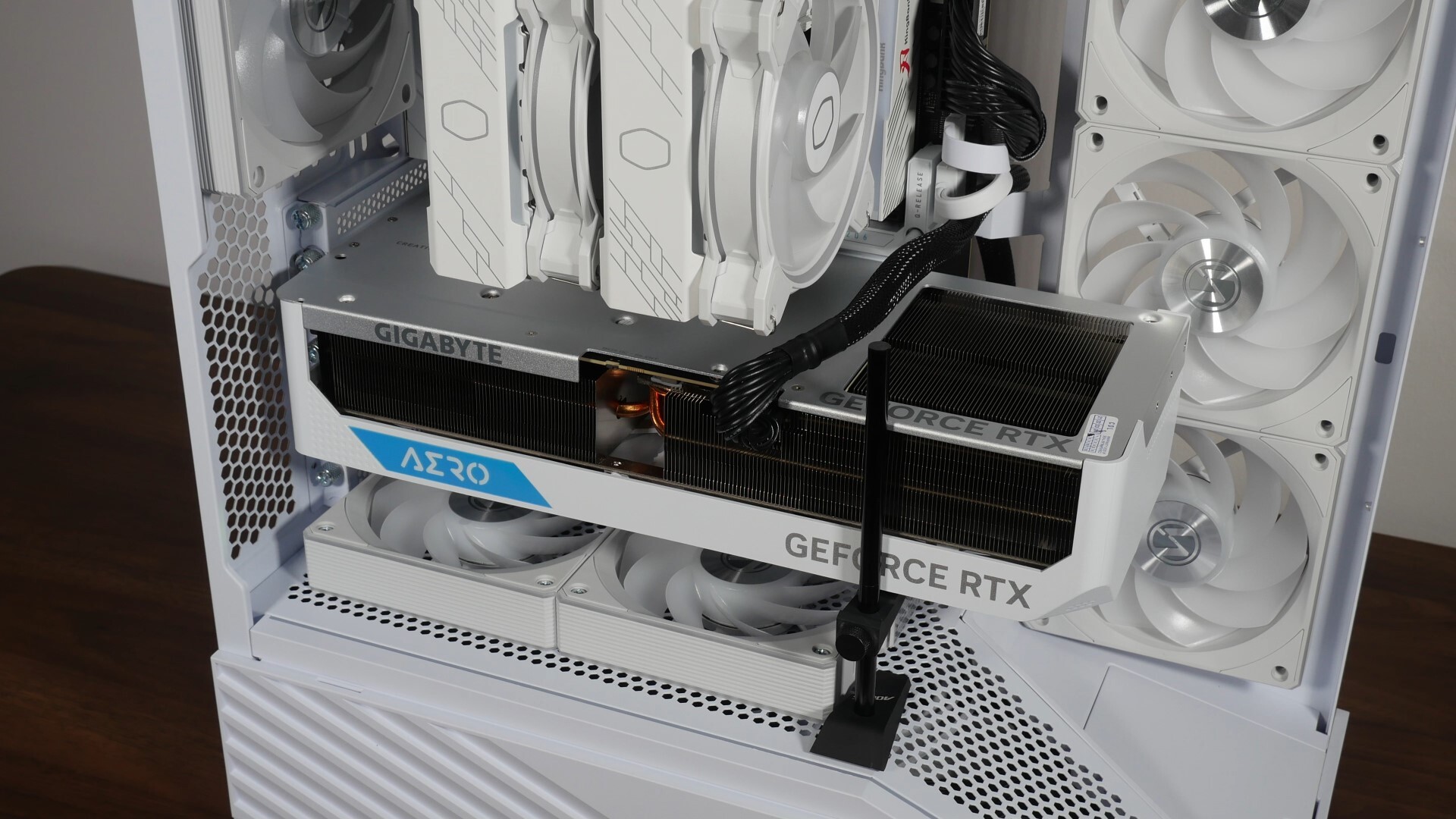 Lian Li Vector V100 Graphics Card Installation