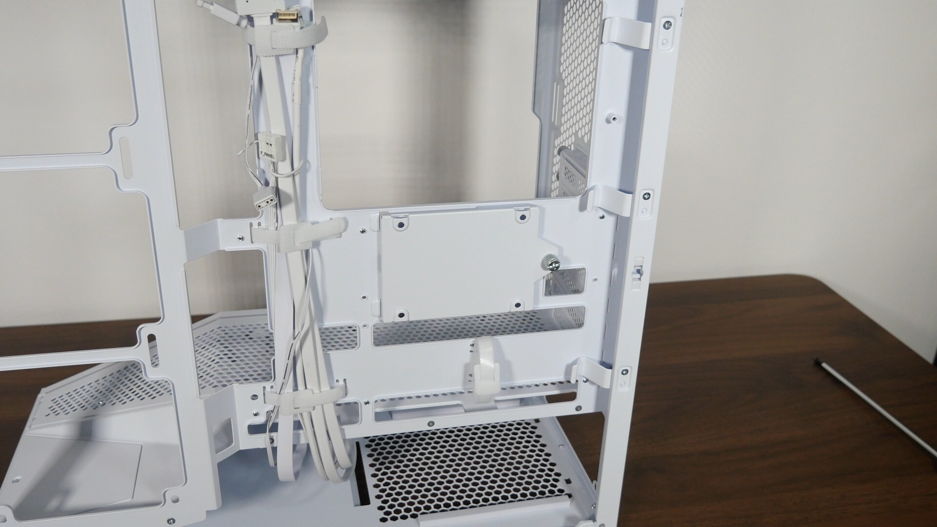 Lian Li Vector V100 SSD Bracket