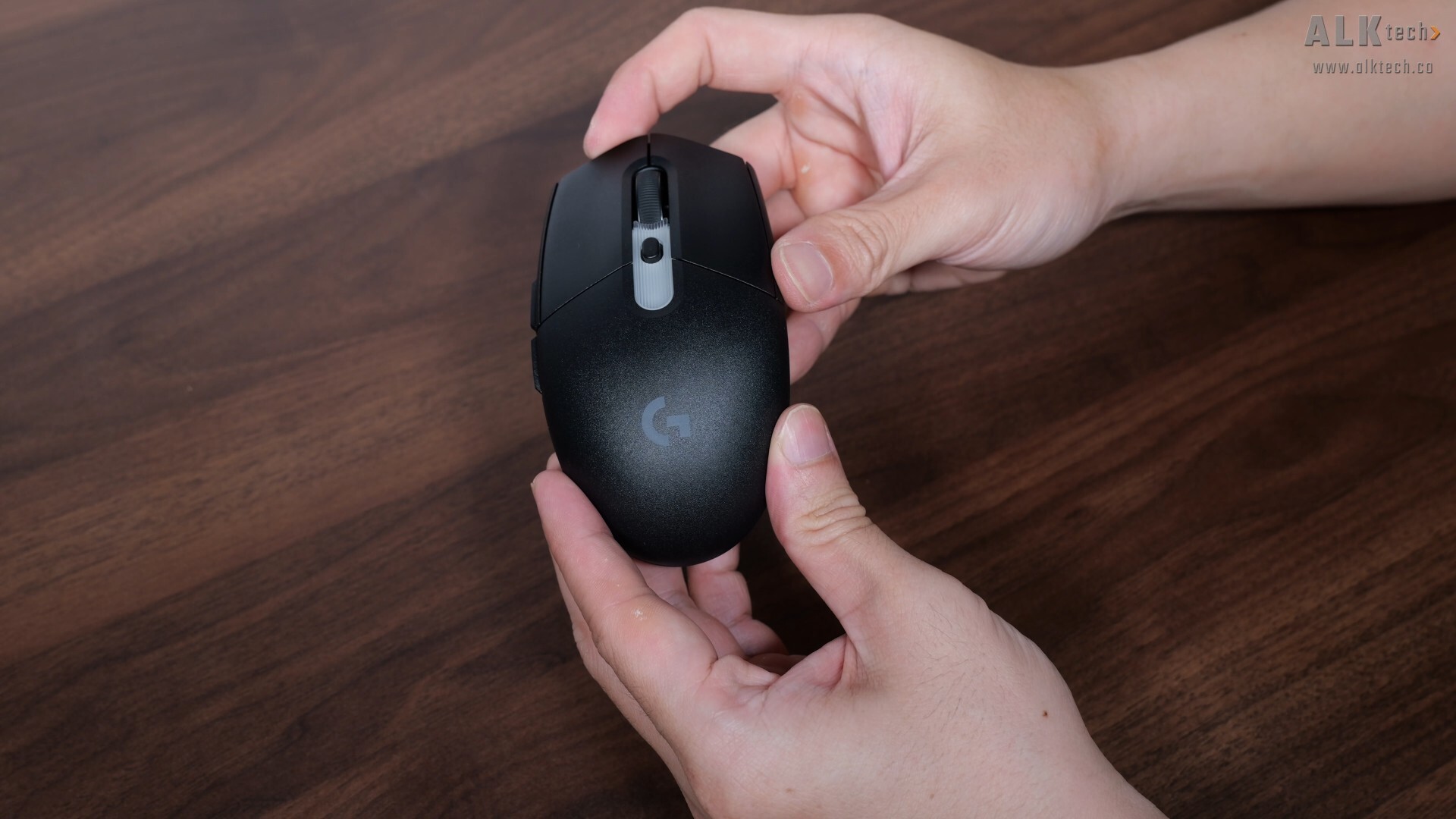Logitech G304 X SUPERLIGHT Construction & Materials