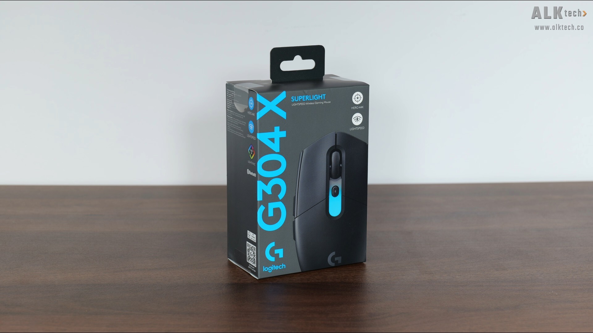 Logitech G304 X SUPERLIGHT Packaging (Front)