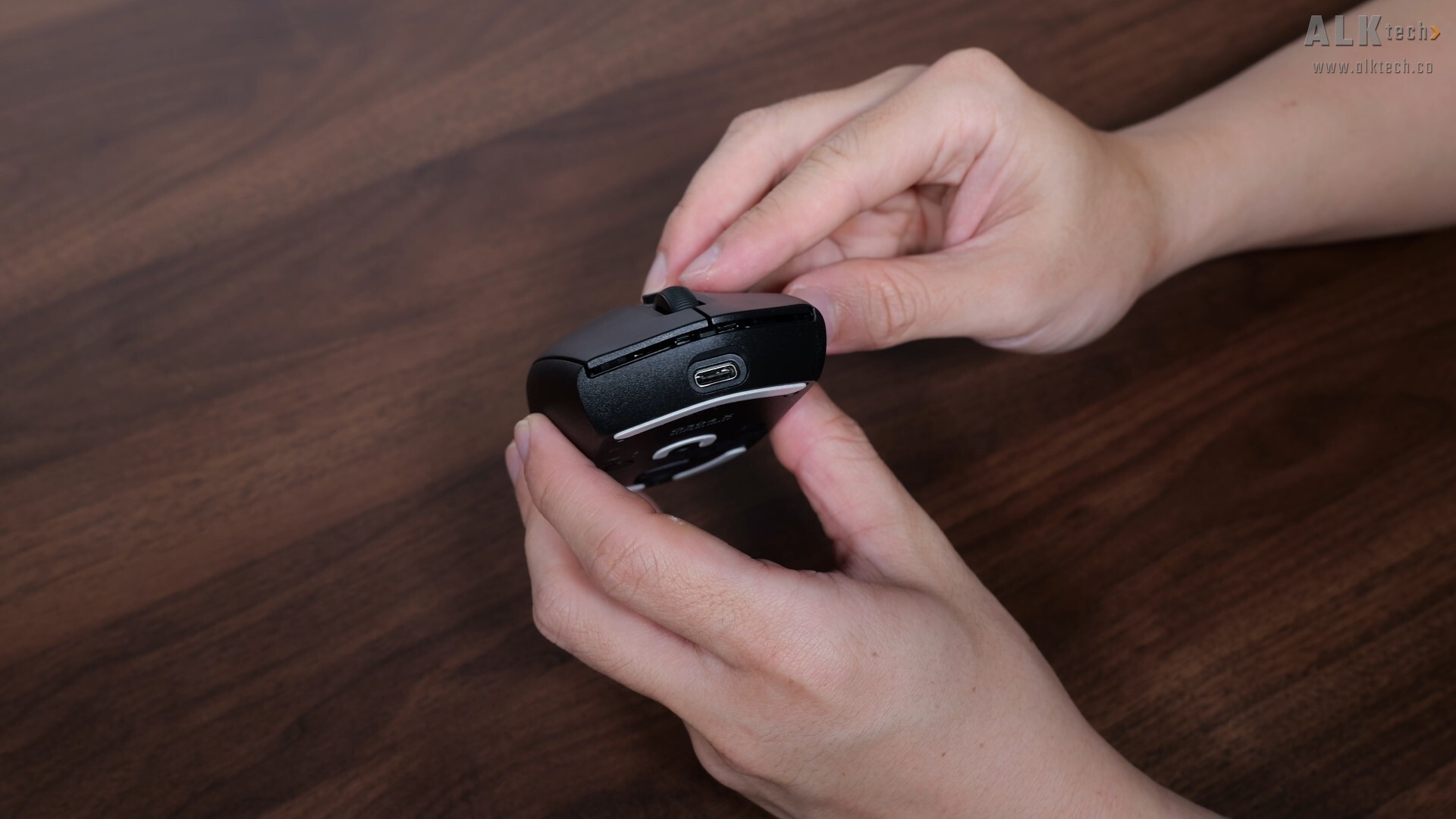 Logitech G304 X SUPERLIGHT USB Type-C Port